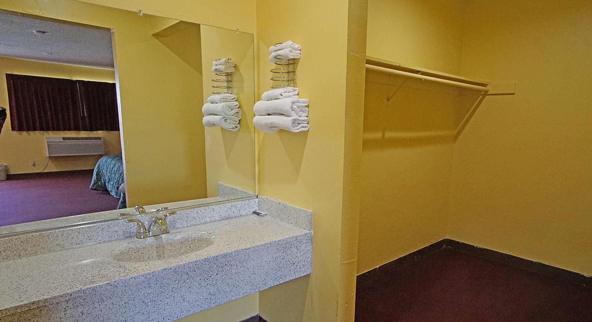 Los Angeles Inn & Suites - LAX photo 34