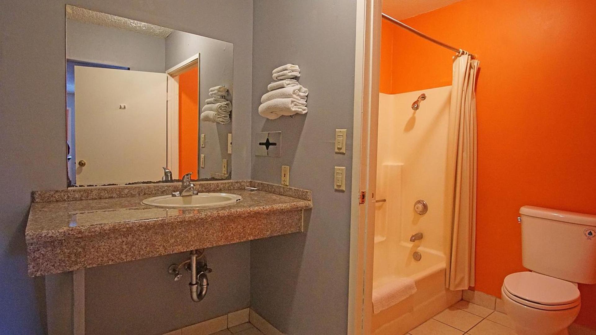 Los Angeles Inn & Suites - LAX photo 36