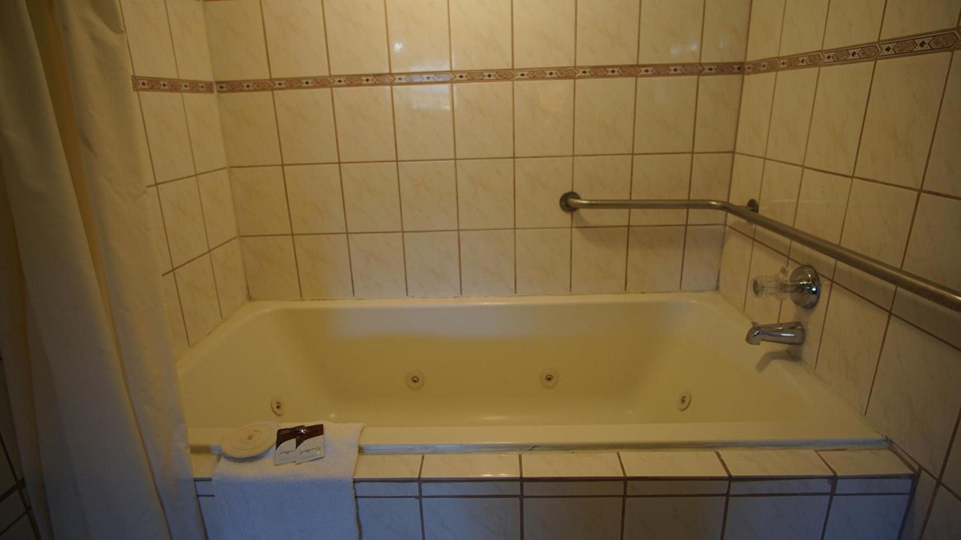 Los Angeles Inn & Suites - LAX photo 39