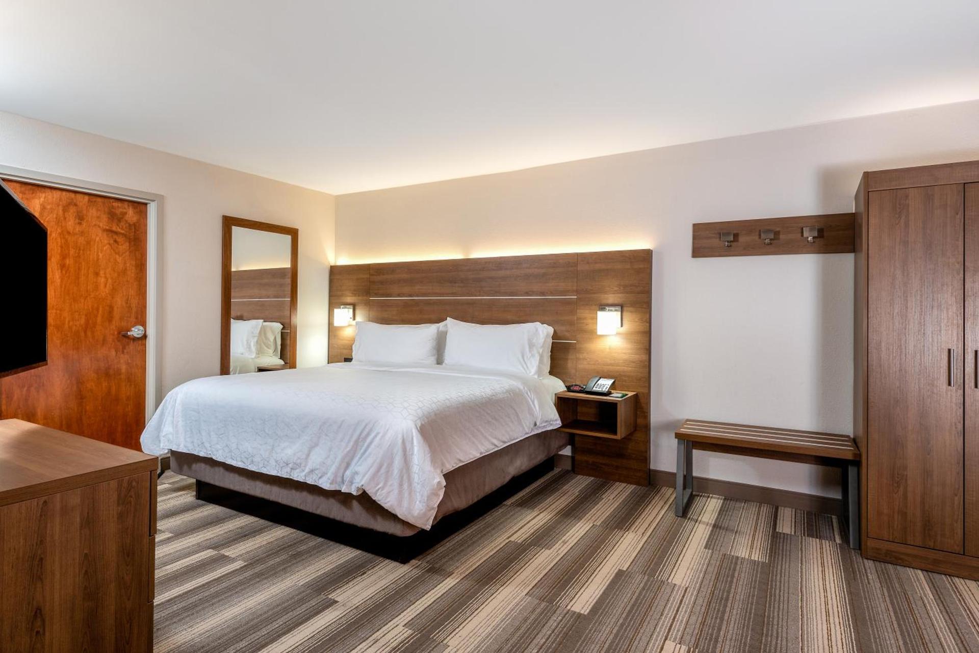 Holiday Inn Express Chapel Hill by IHG photo 5