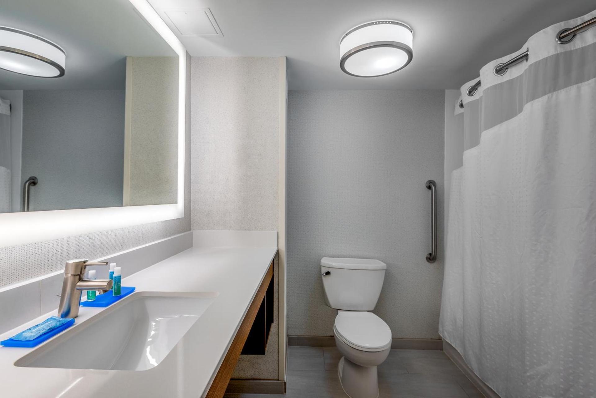 Holiday Inn Express Chapel Hill by IHG photo 8