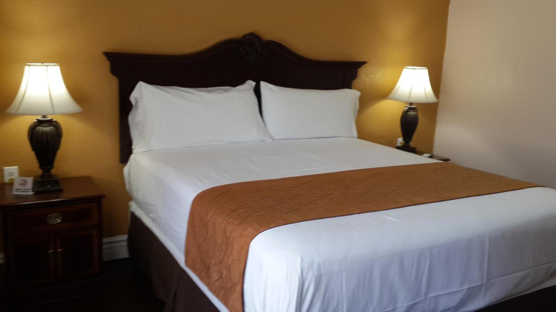 American Regency Inn photo 8