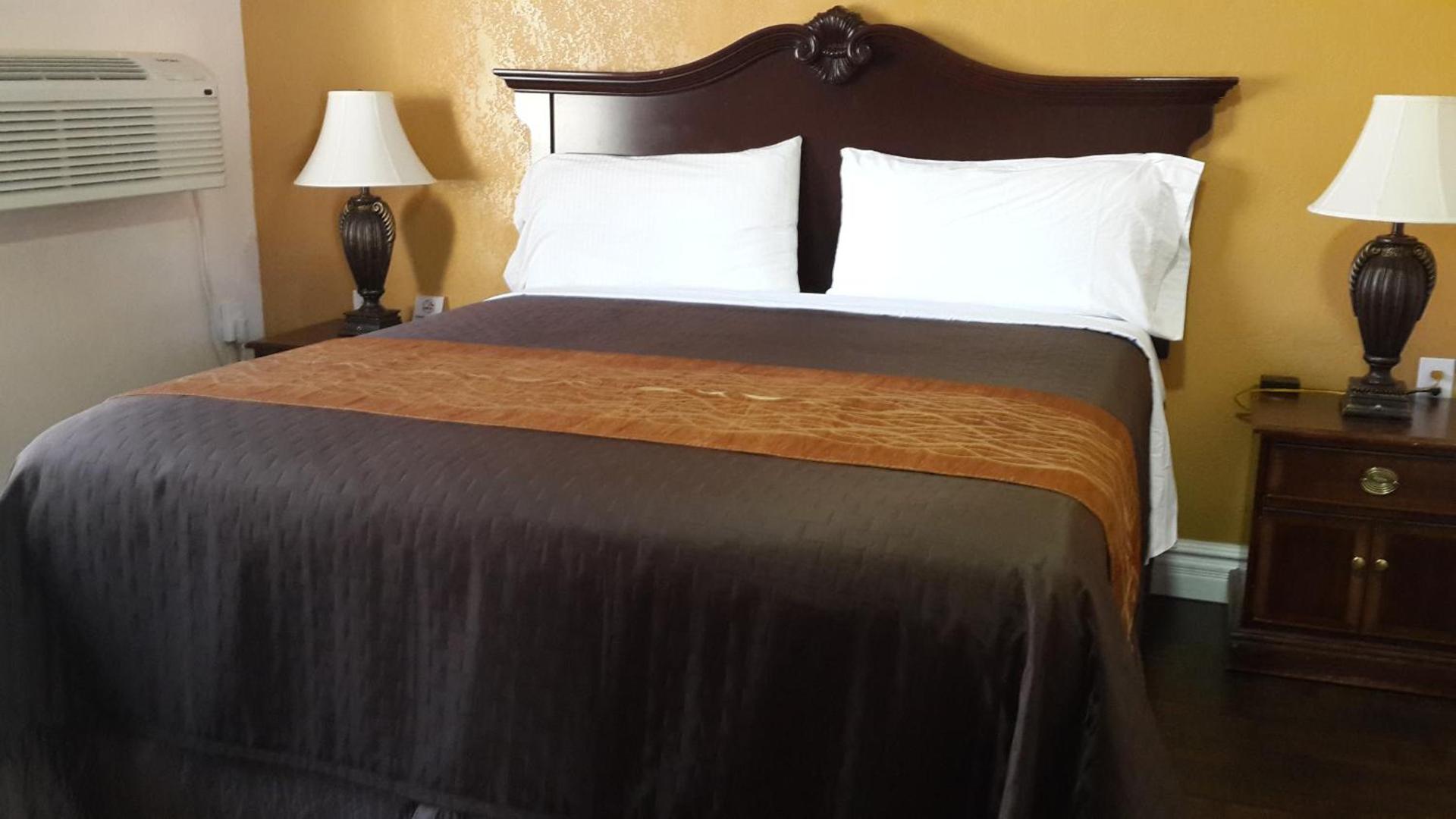 American Regency Inn photo 7