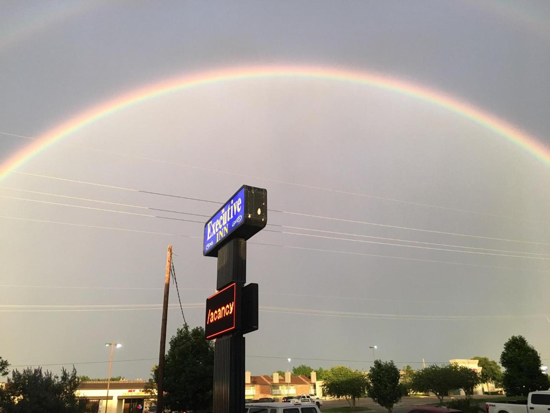The Executive Inn & Suites photo 86