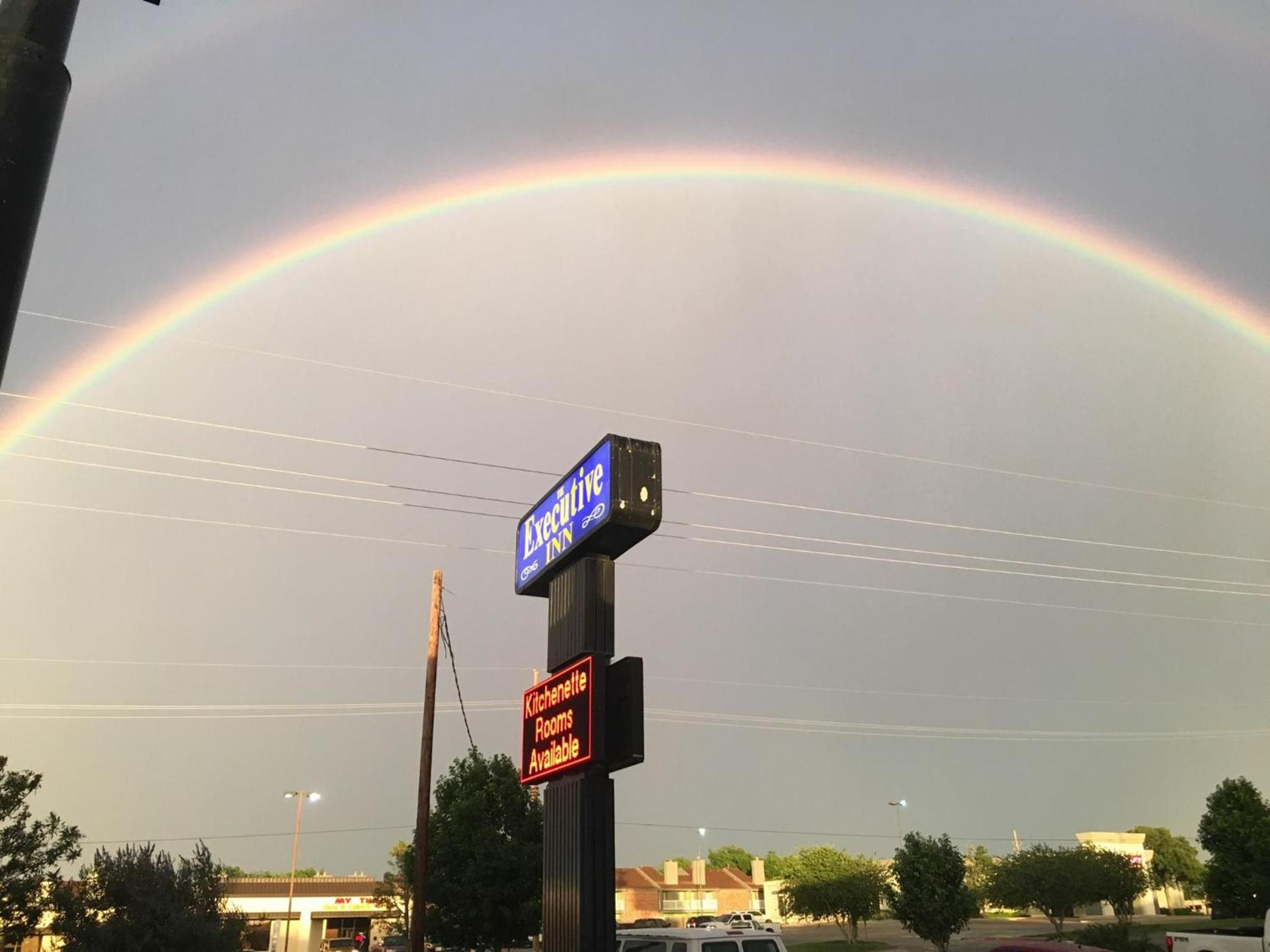 The Executive Inn & Suites photo 85