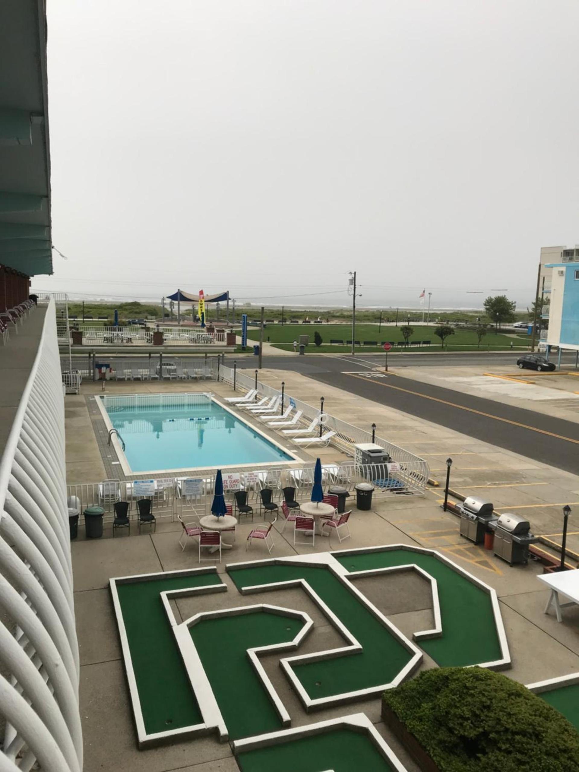 Gold Crest Motel photo 48