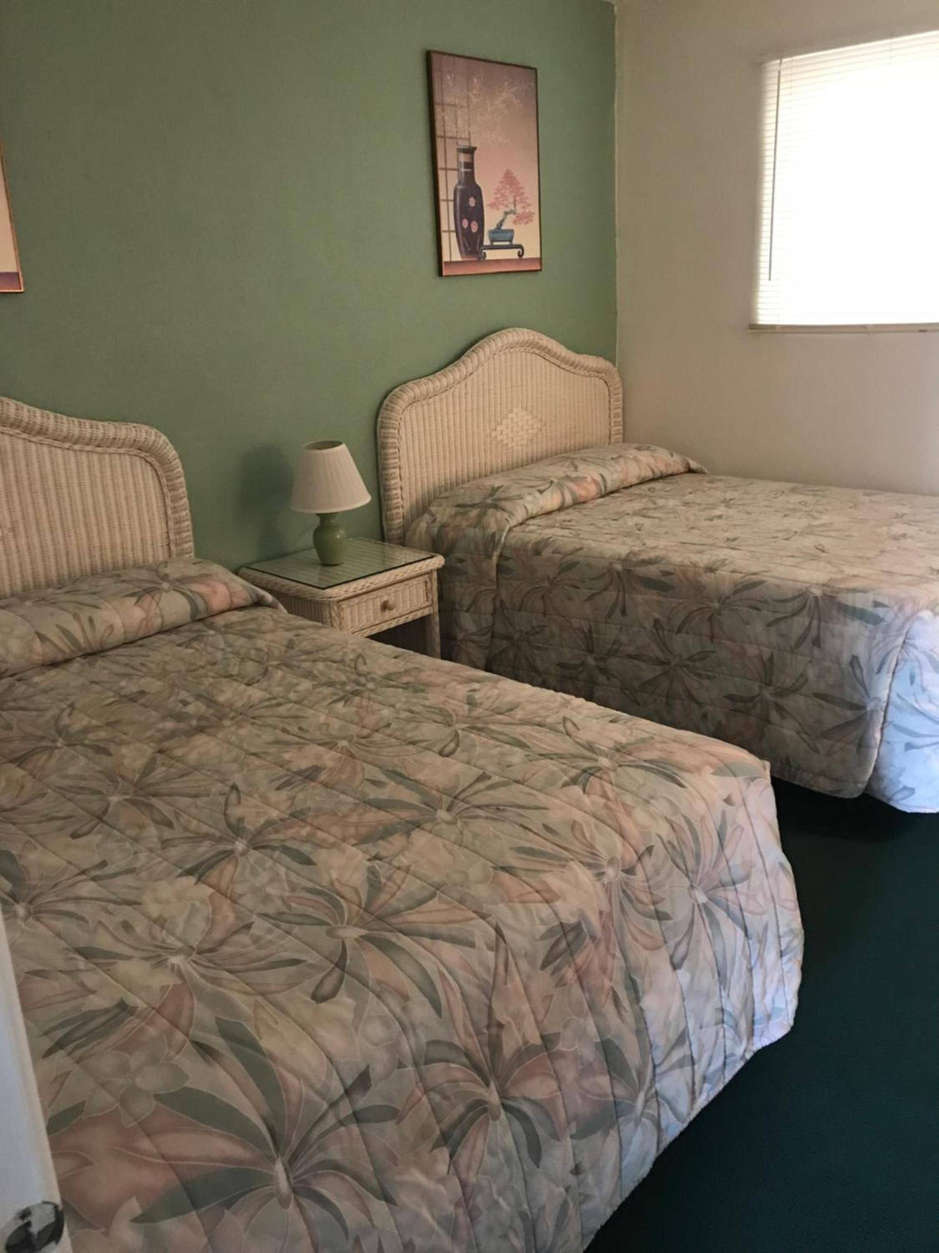 Gold Crest Motel photo 46