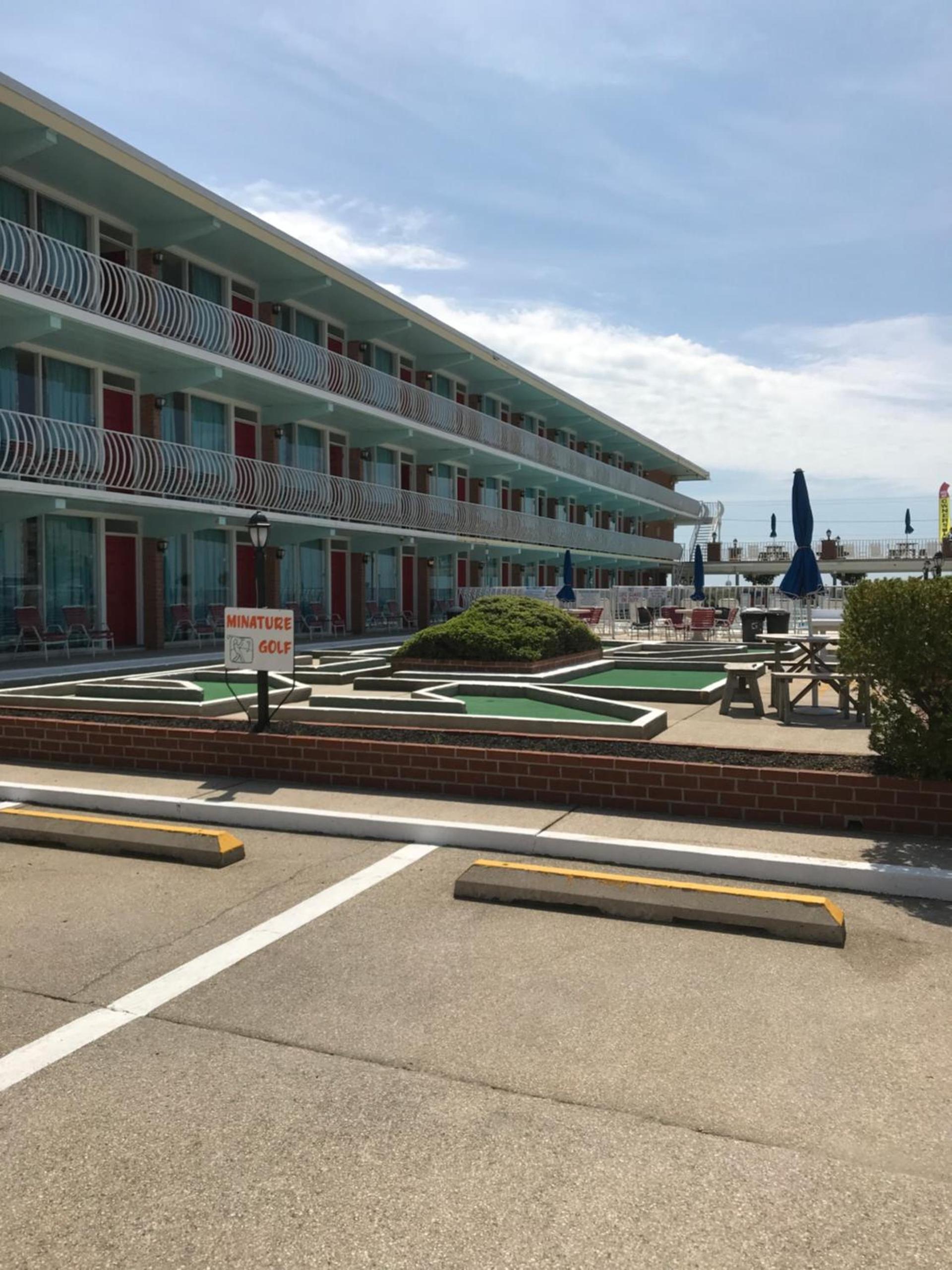 Gold Crest Motel photo 50