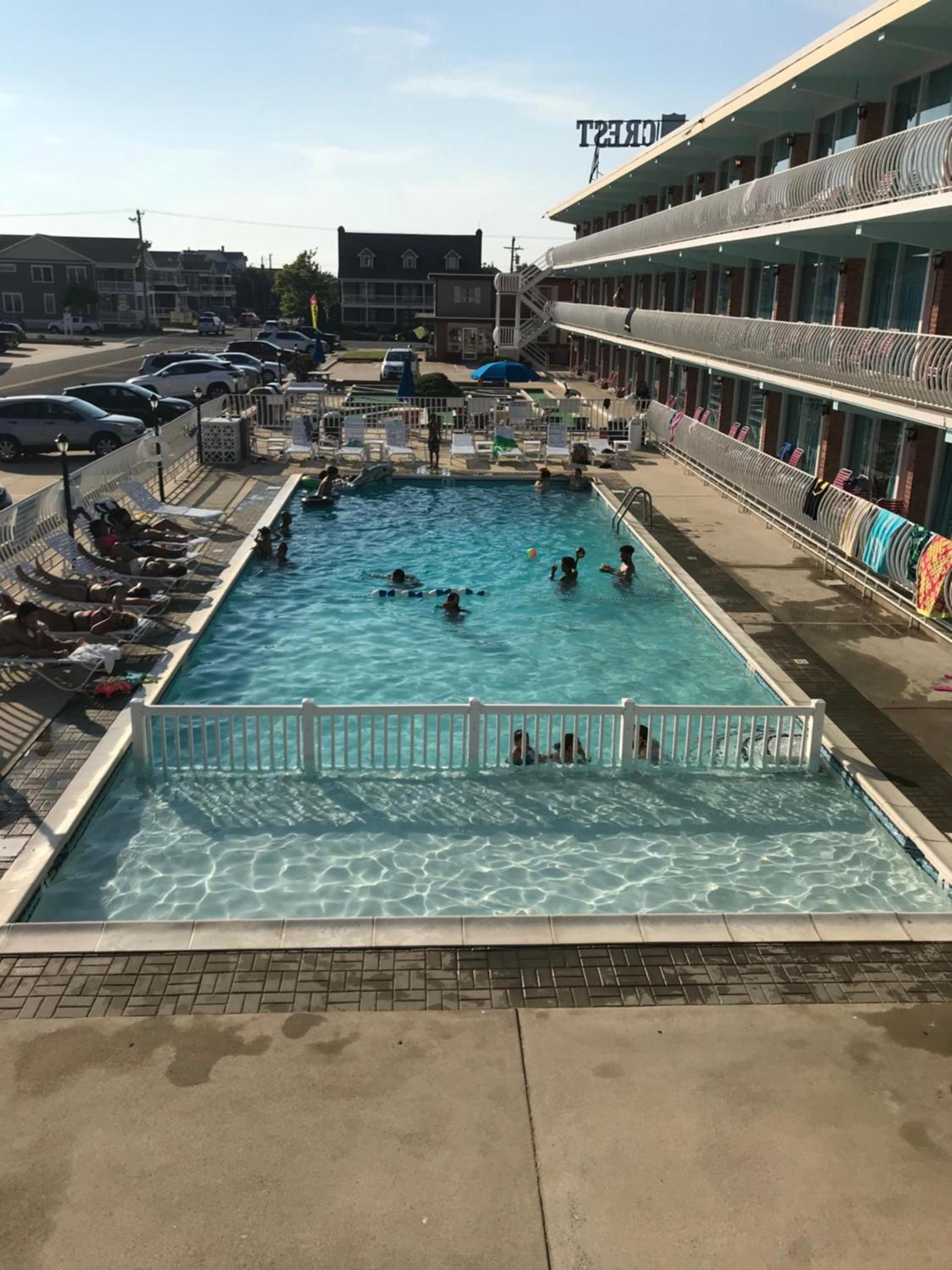 Gold Crest Motel photo 21