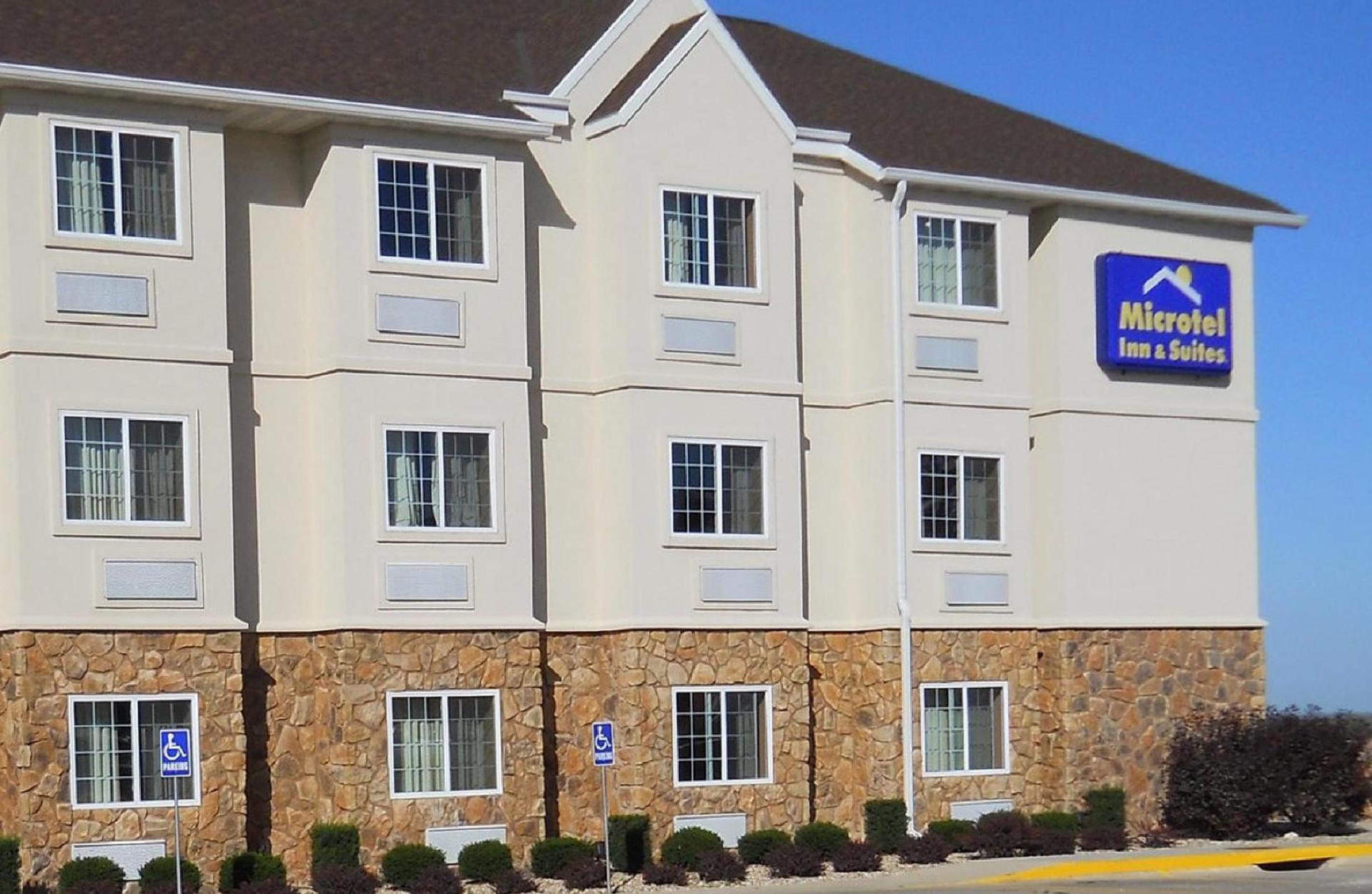 Microtel Inn & Suites by Wyndham Quincy Downtown - River Area photo 18