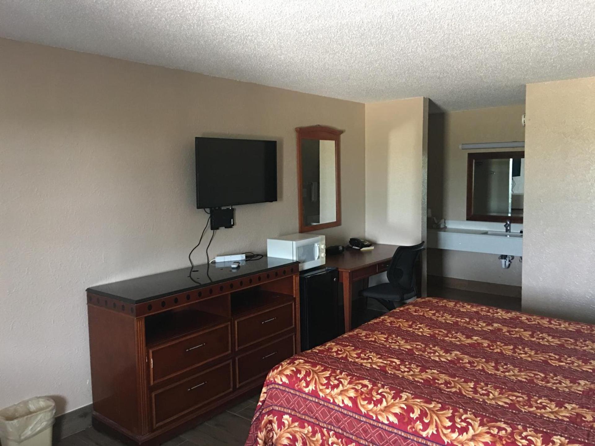 Chaparral Motel photo 4