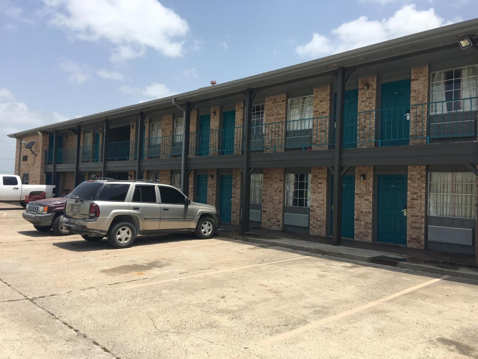 Chaparral Motel photo 25