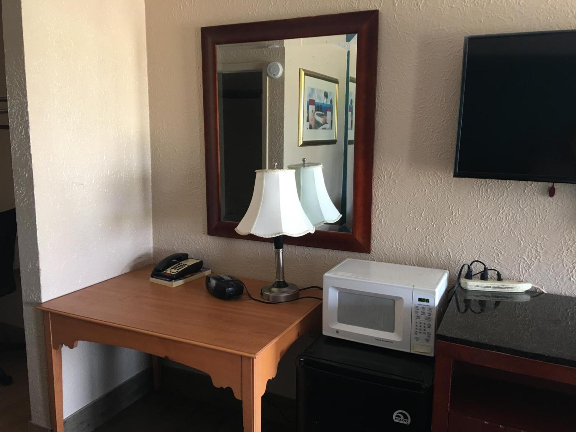 Chaparral Motel photo 22