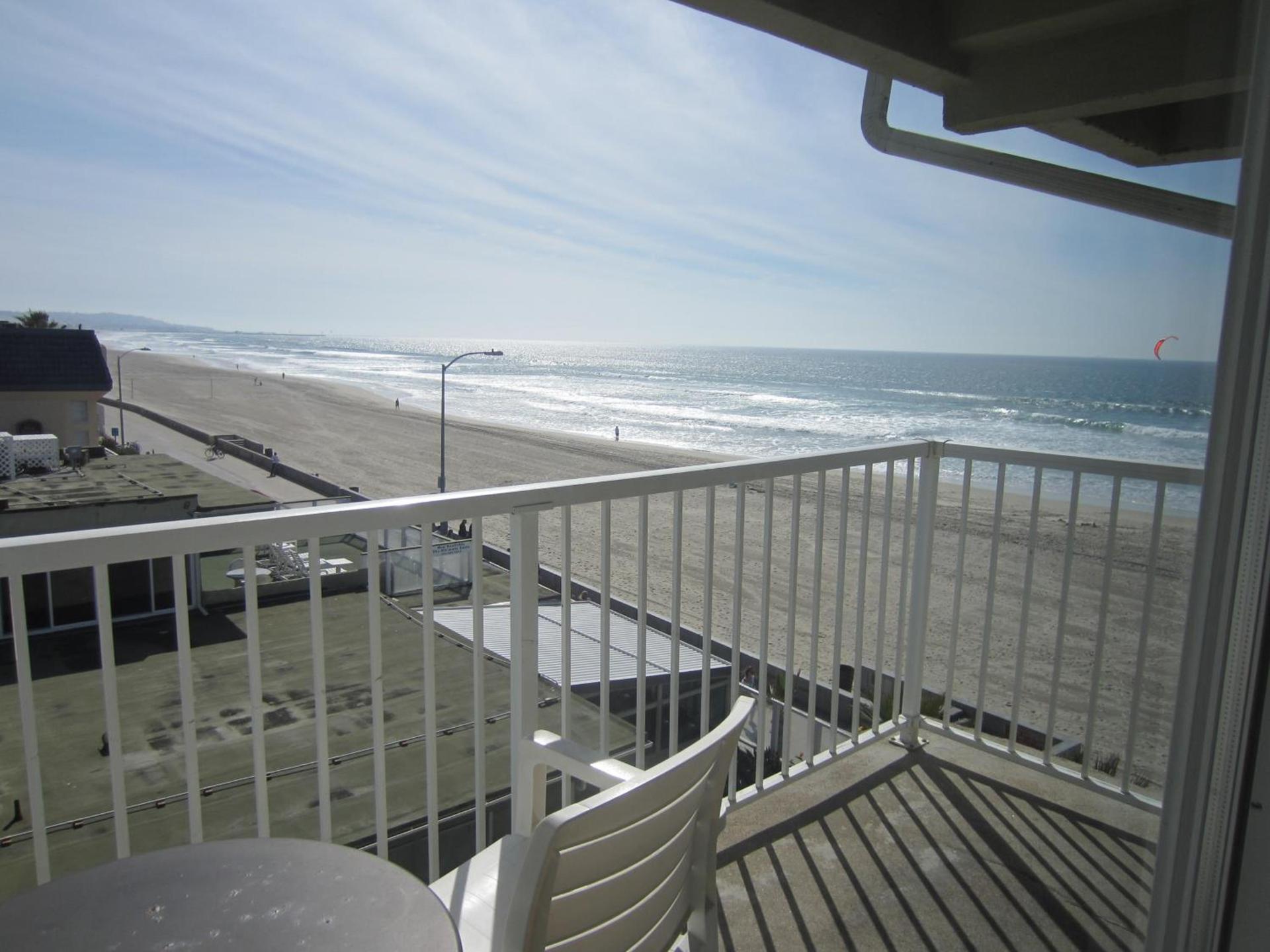 Surfer Beach Hotel photo 36