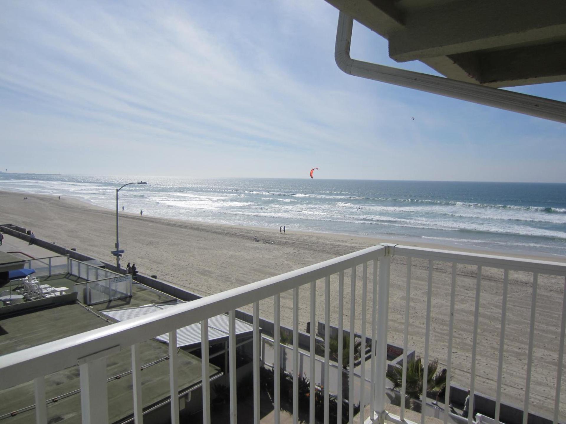 Surfer Beach Hotel photo 43