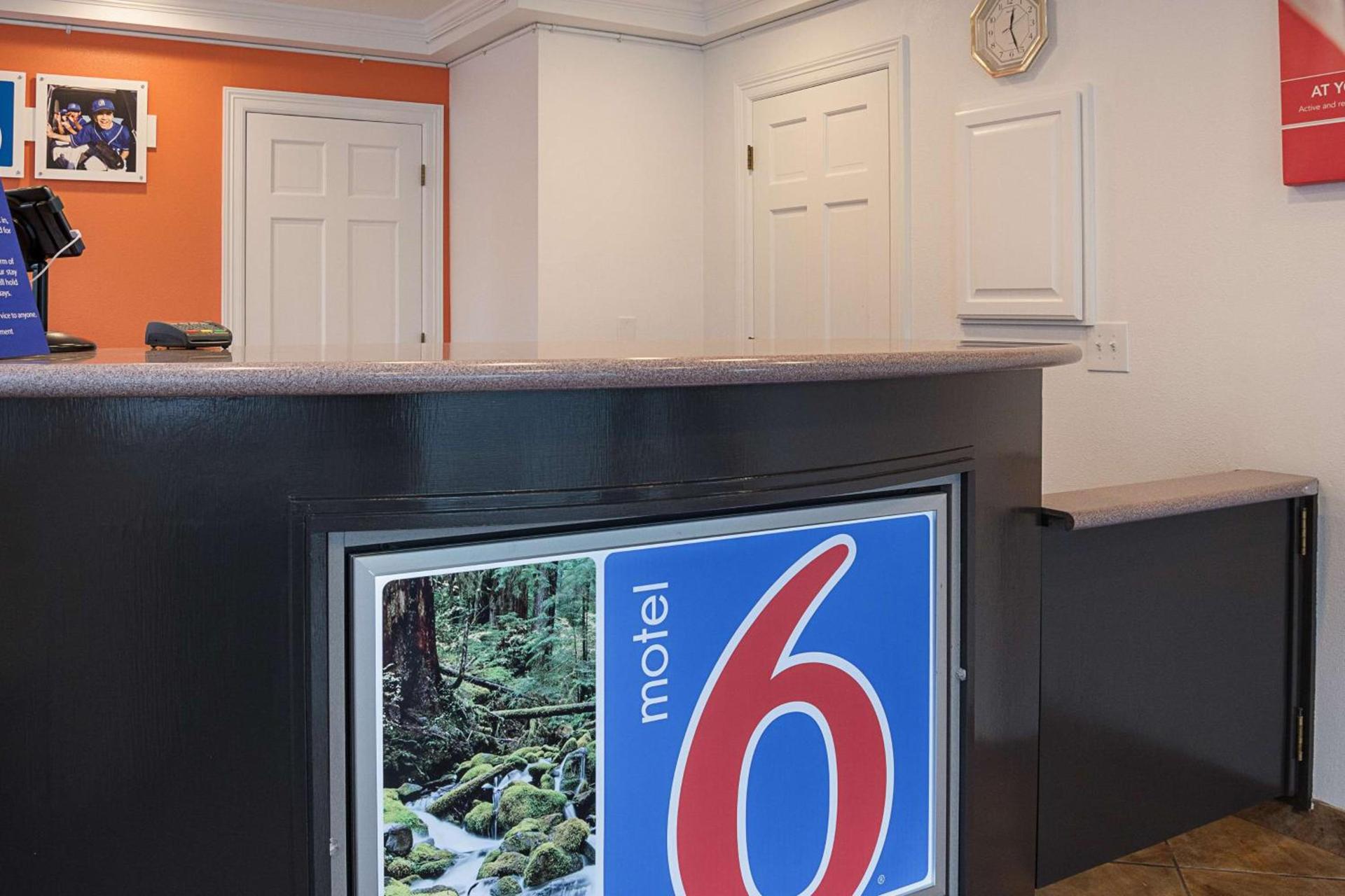 Motel 6-Canby, OR photo 35