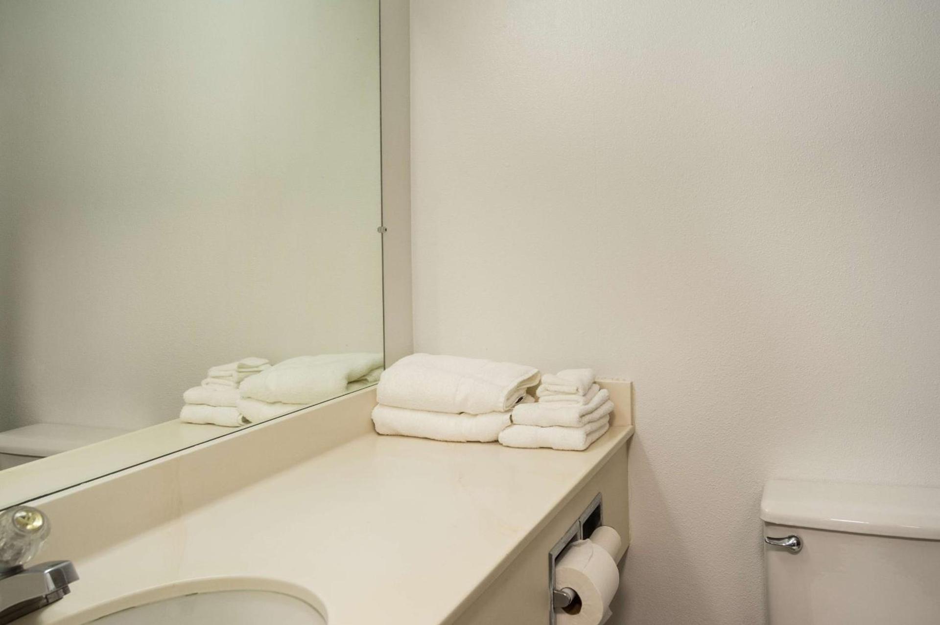 Motel 6-Canby, OR photo 54