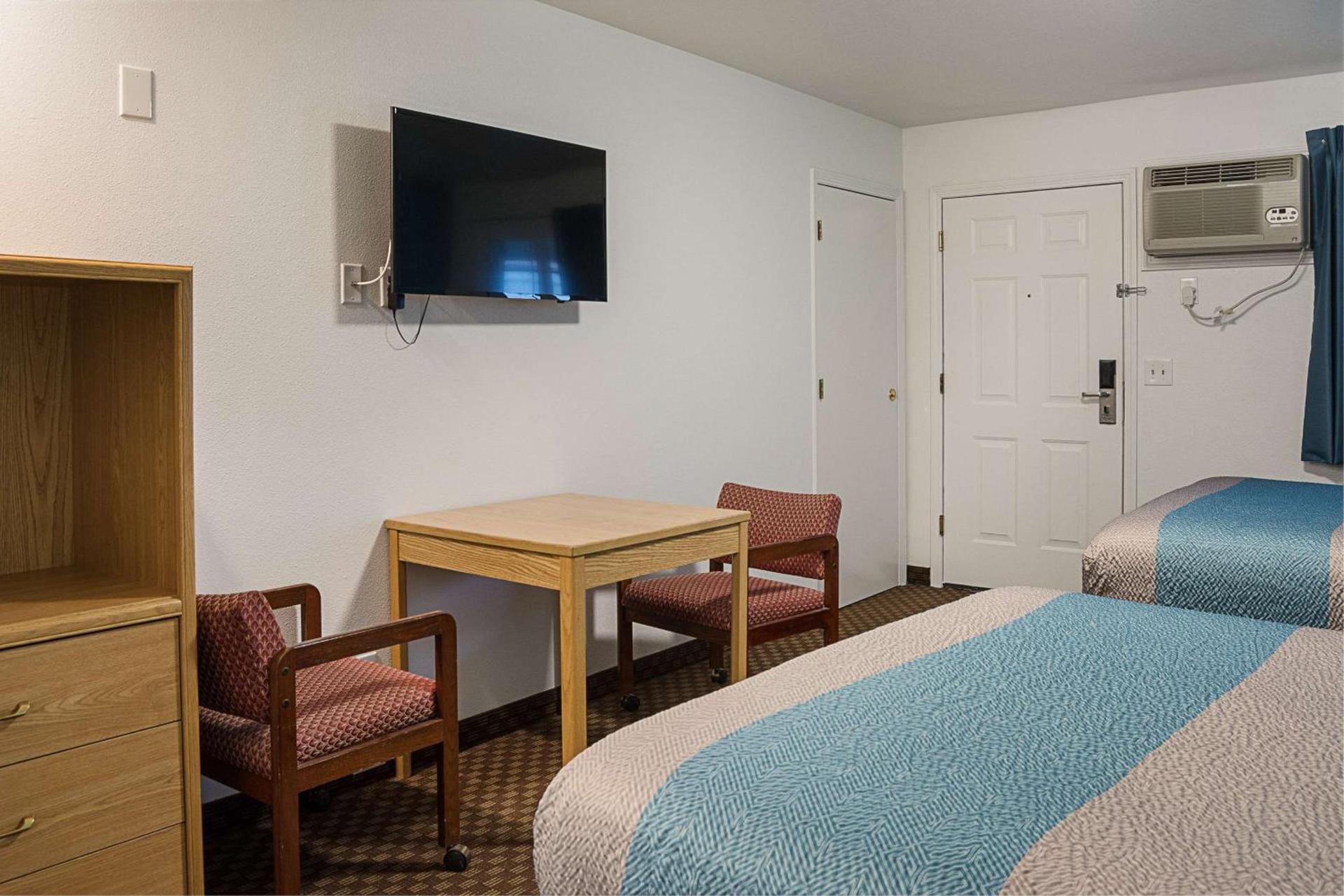 Motel 6-Canby, OR photo 47