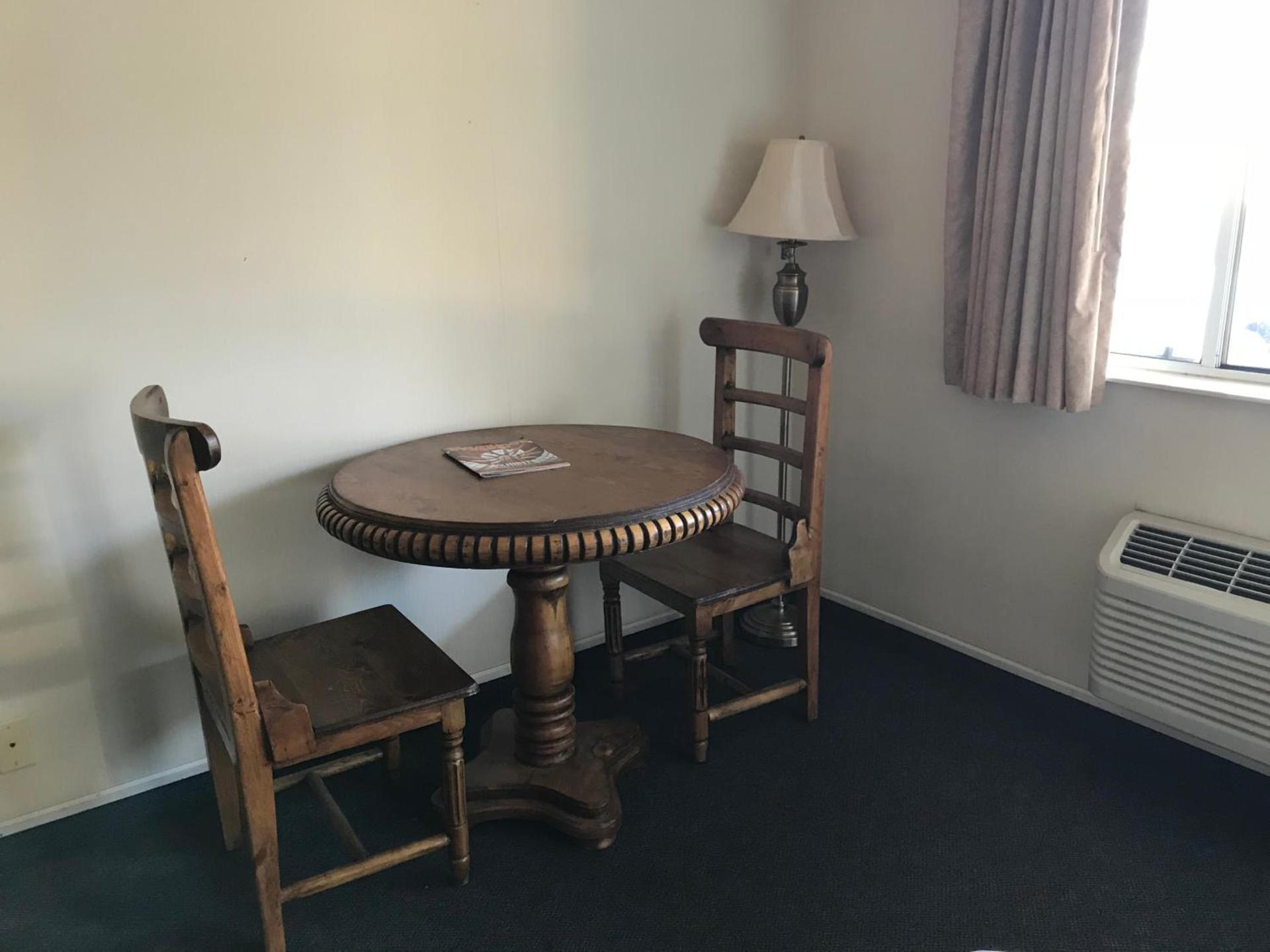 Four Corners Inn photo 7