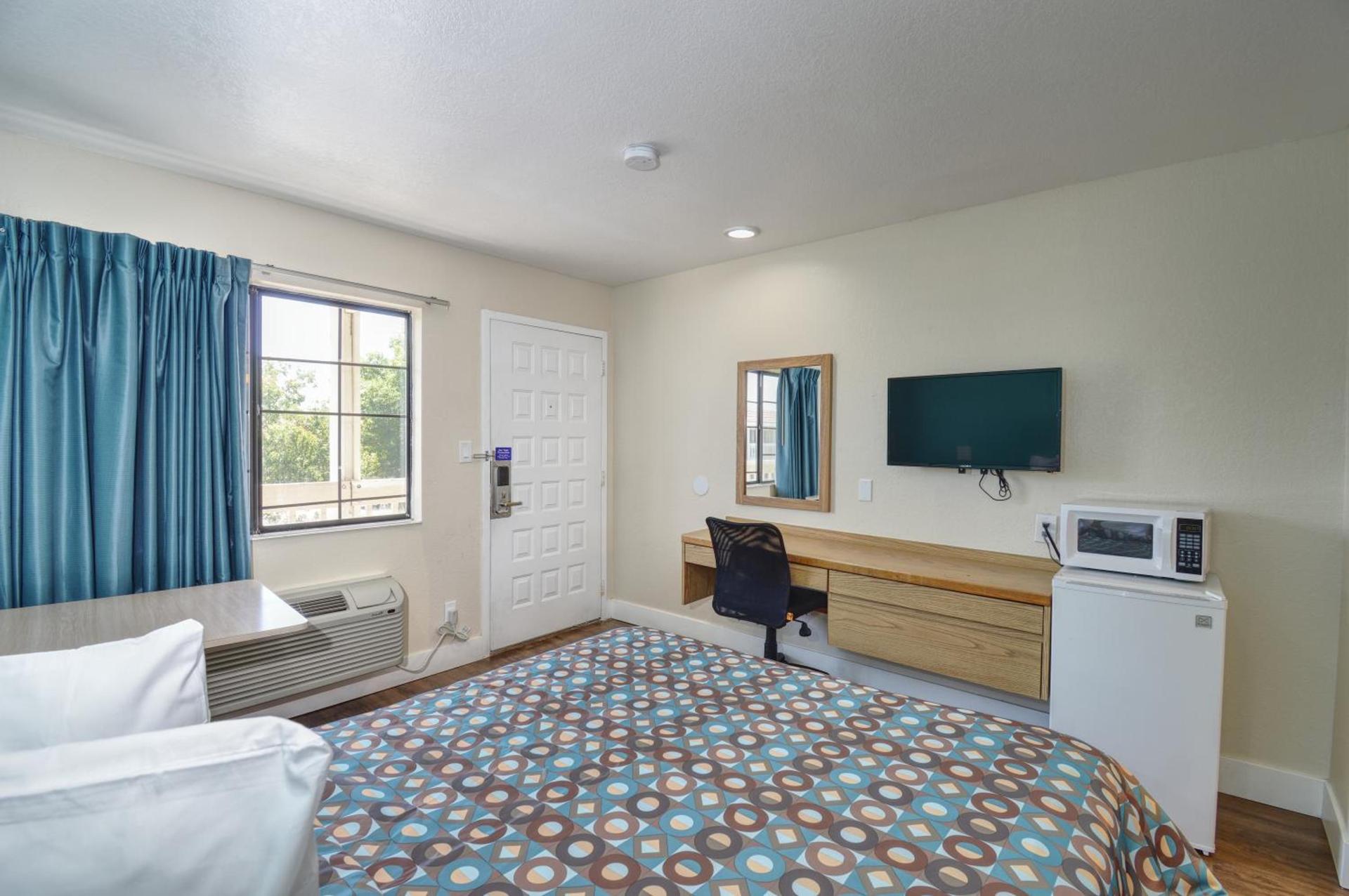 Vagabond Inn Buttonwillow North I-5 photo 16