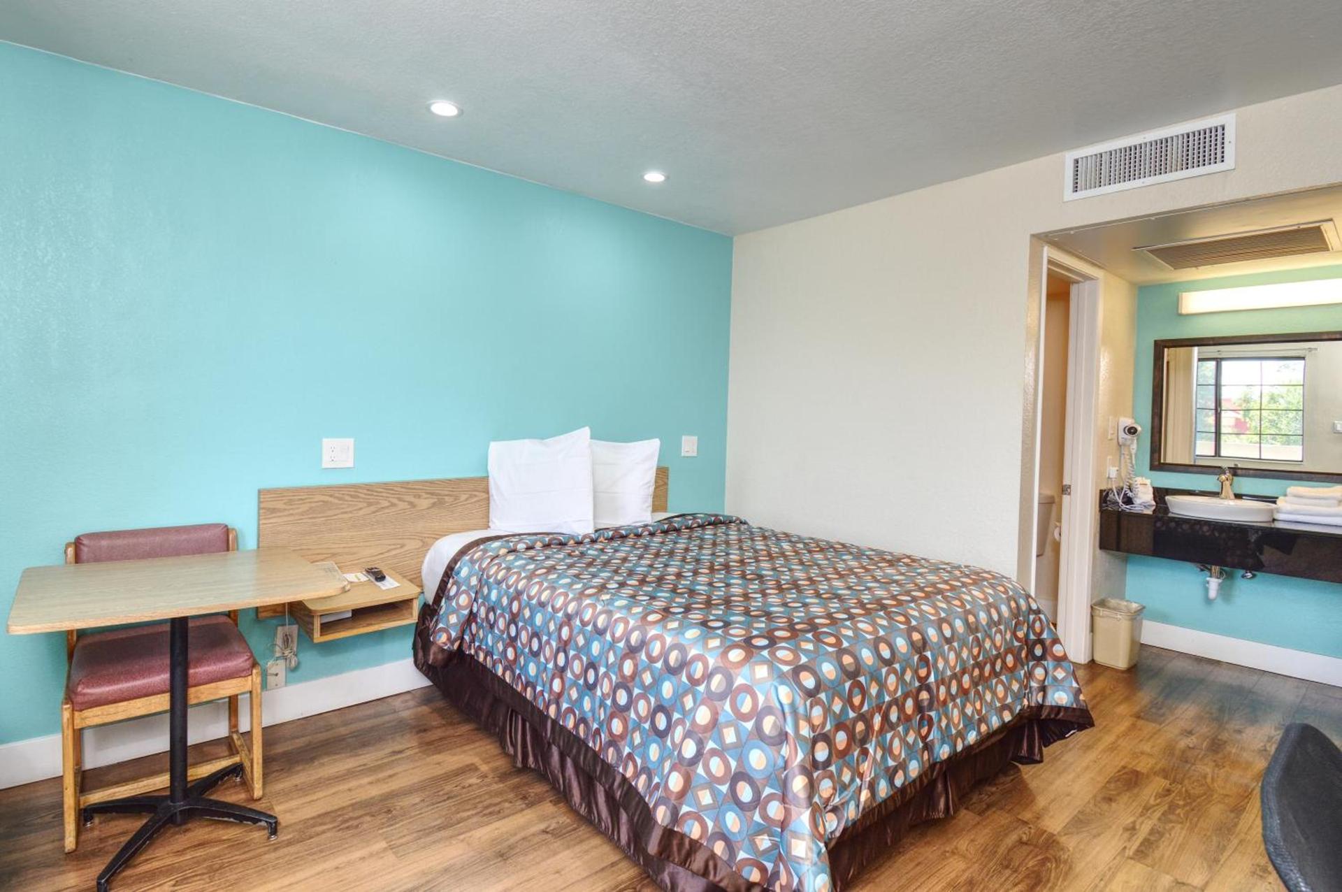 Vagabond Inn Buttonwillow North I-5 photo 21