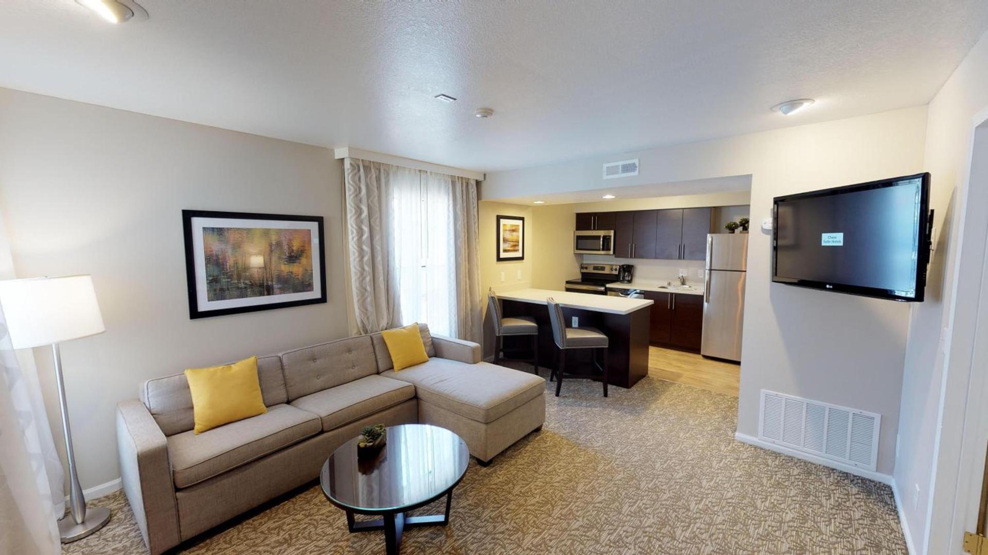 Chase Suite Hotel Newark Fremont photo 11