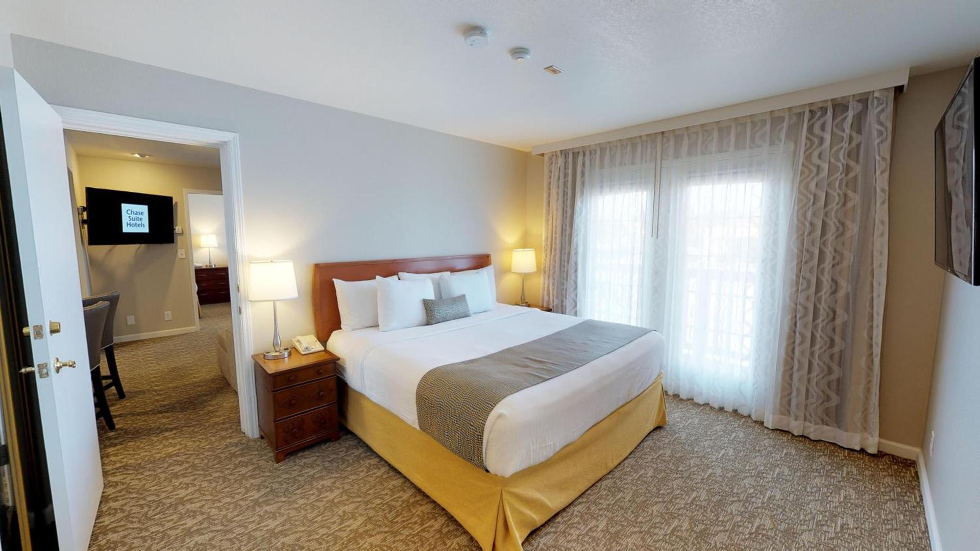 Chase Suite Hotel Newark Fremont photo 9