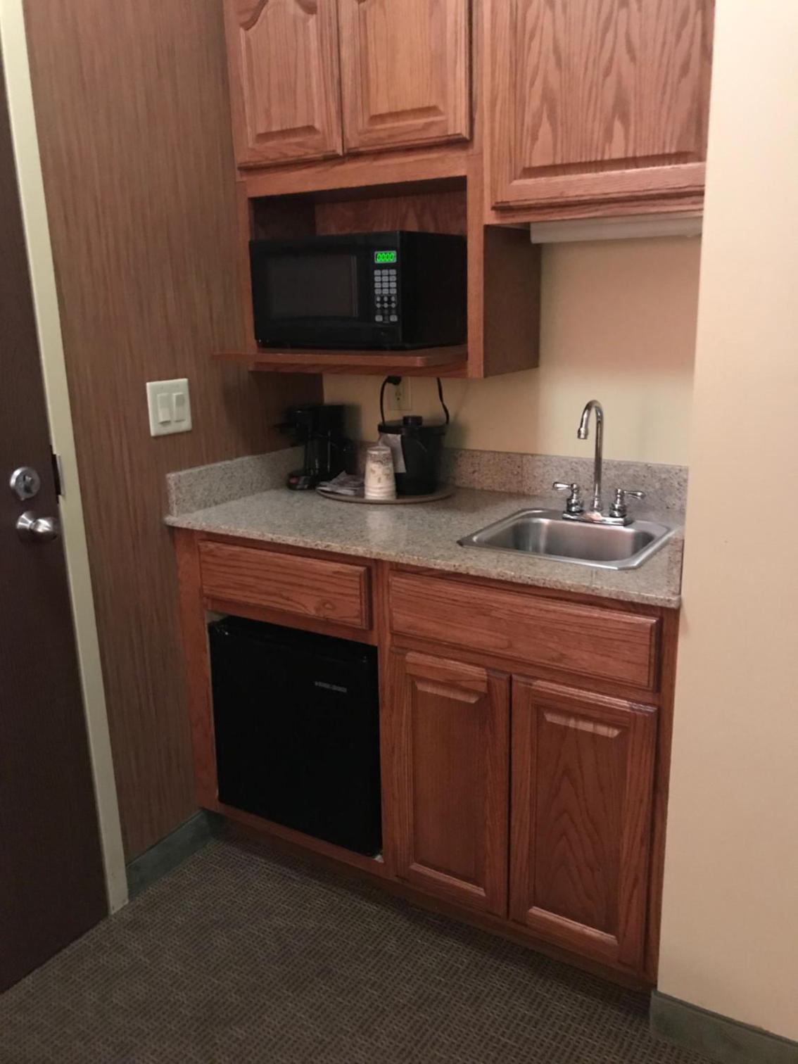 Randolph Inn and Suites photo 9