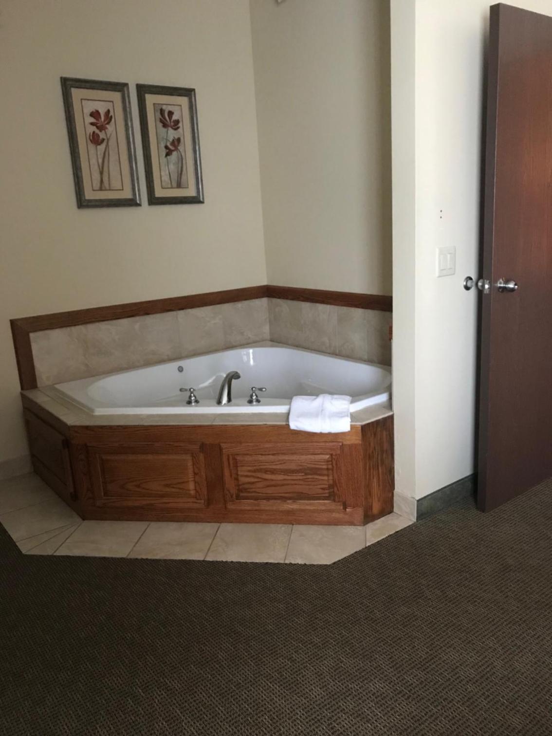 Randolph Inn and Suites photo 10