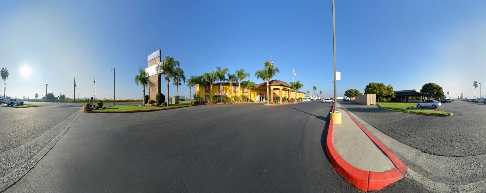 Americas Best Value Inn & Suites Madera photo 3