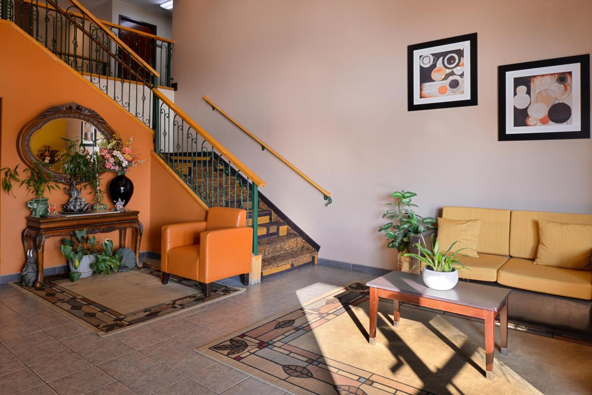 Americas Best Value Inn & Suites Madera photo 4