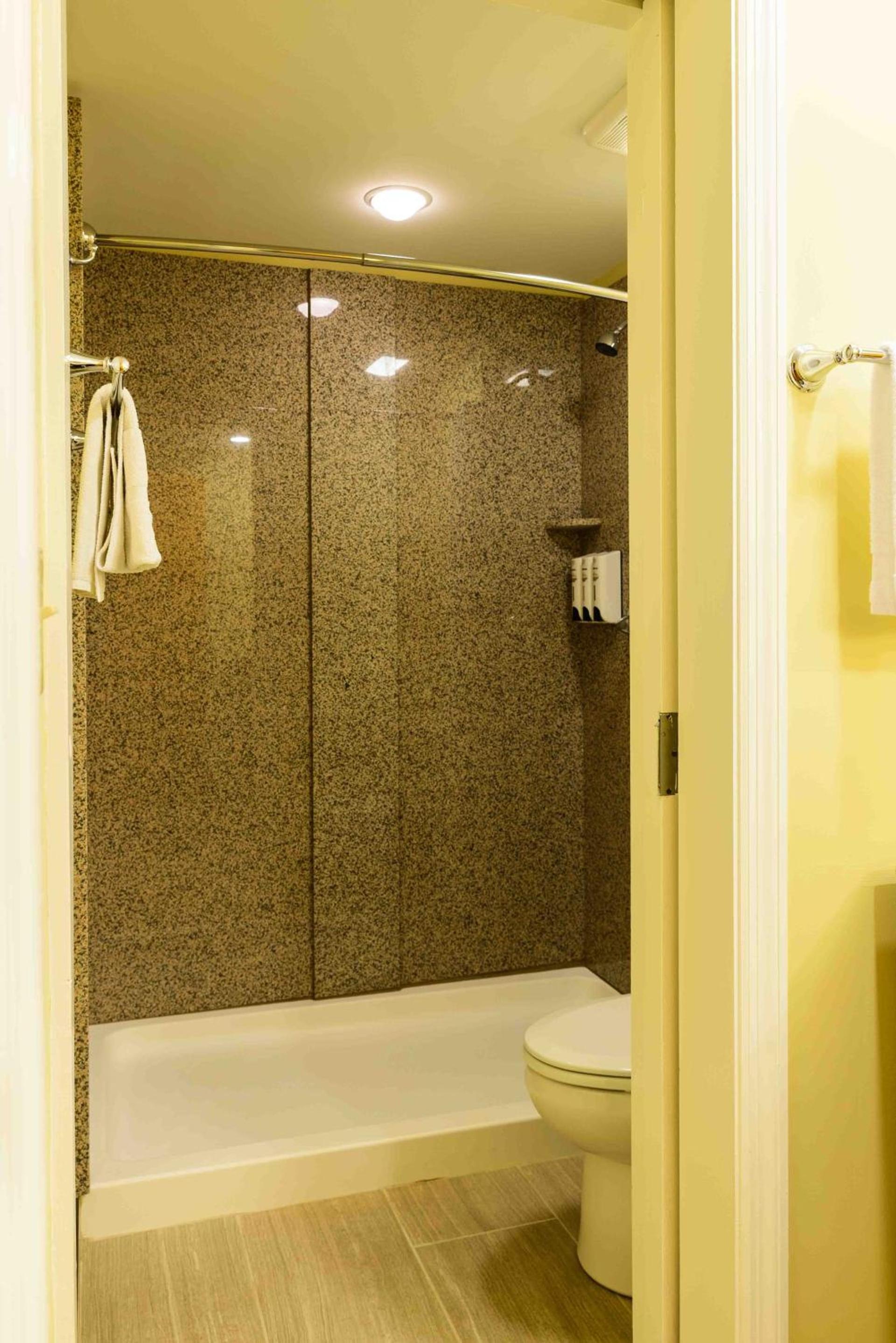 Asbury Inn & Suites photo 13