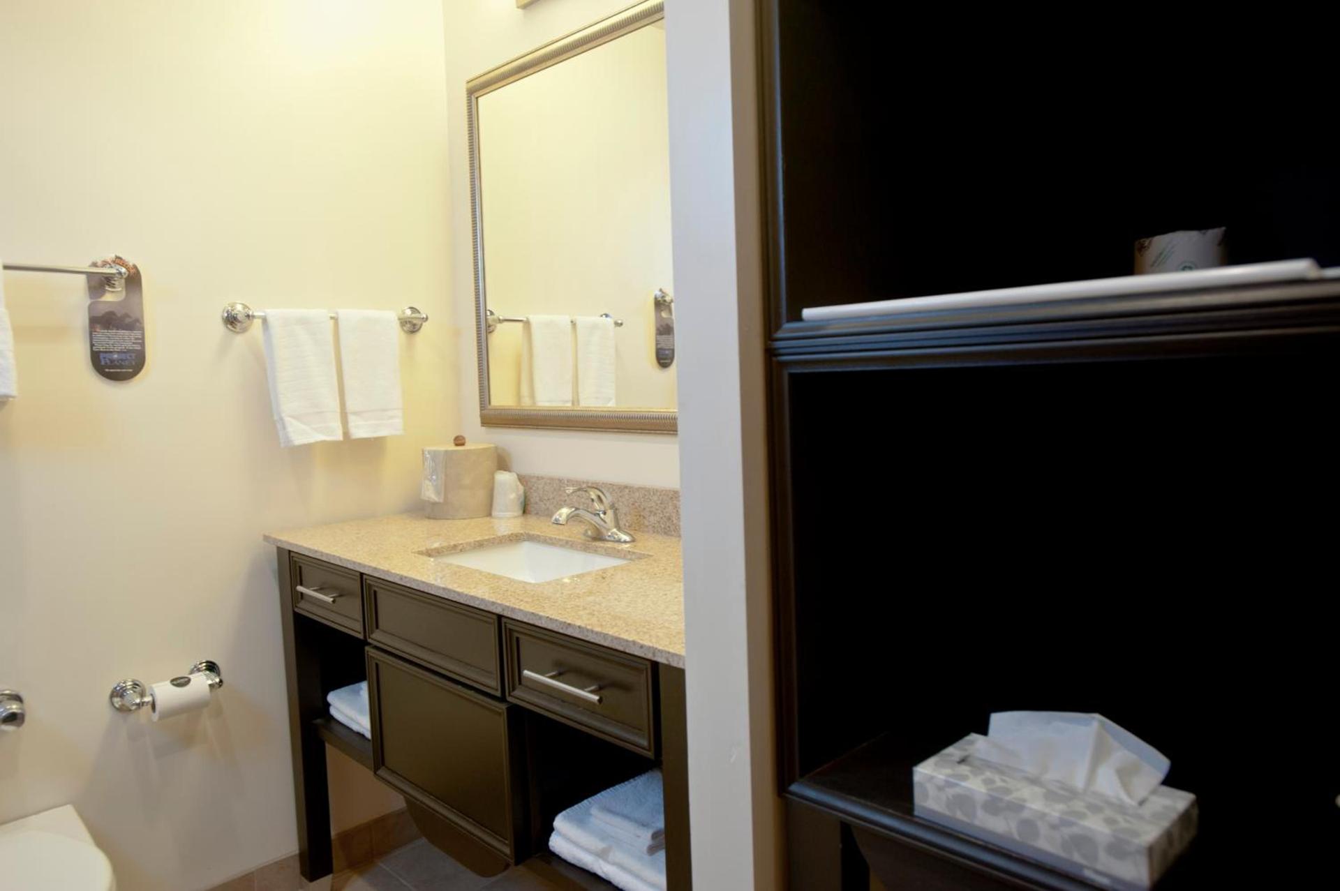 Asbury Inn & Suites photo 14