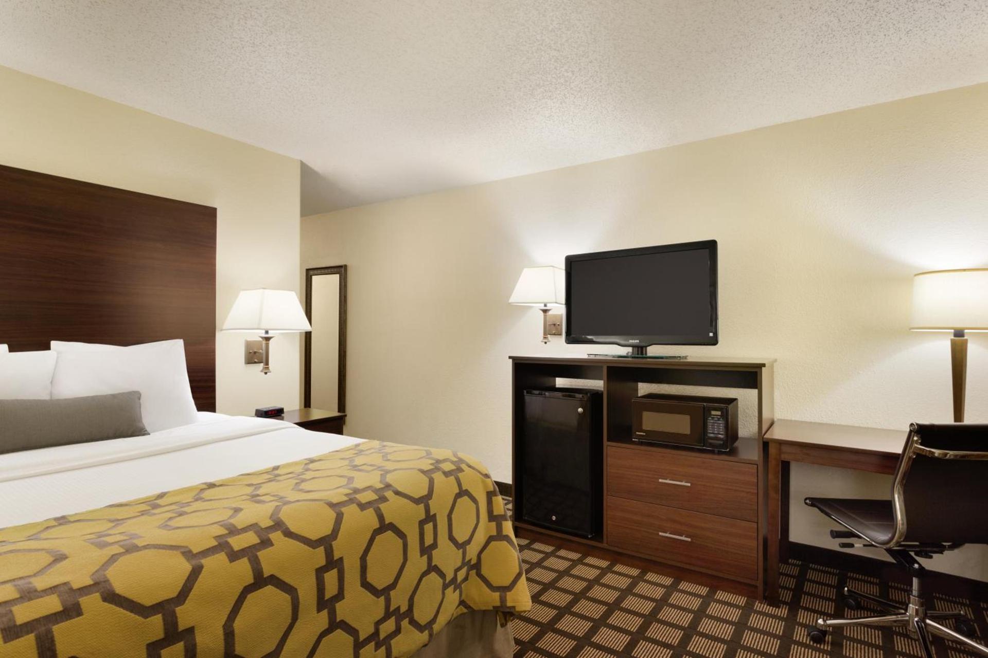 Baymont by Wyndham Salina photo 14