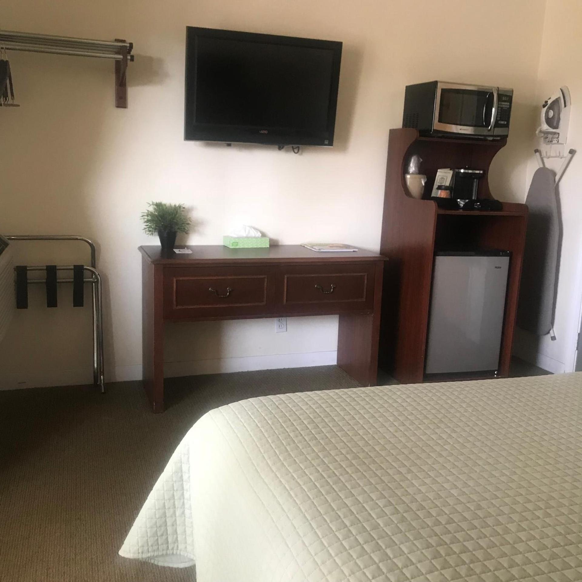 Bella Capri Inn and Suites photo 19