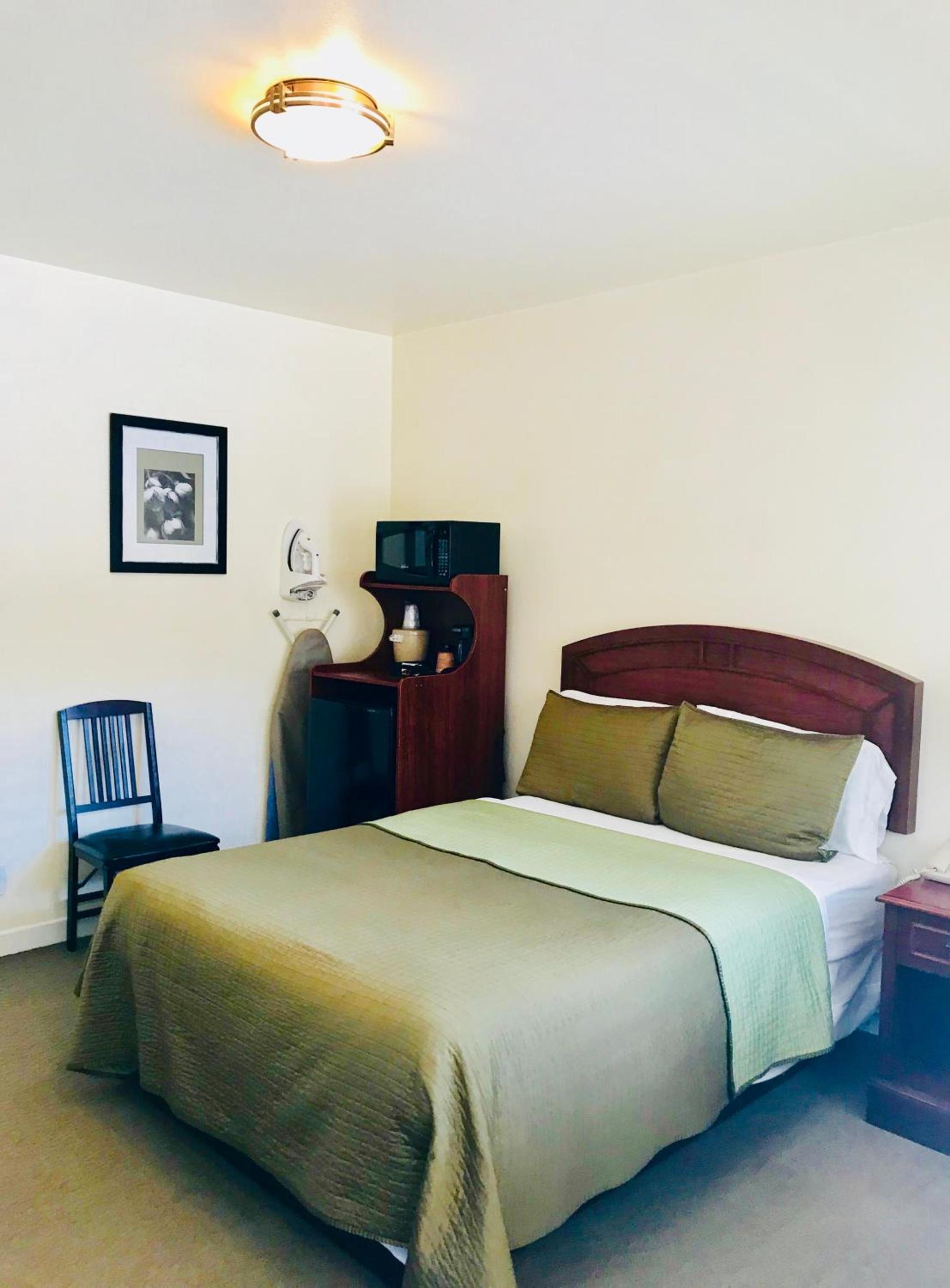 Bella Capri Inn and Suites photo 16