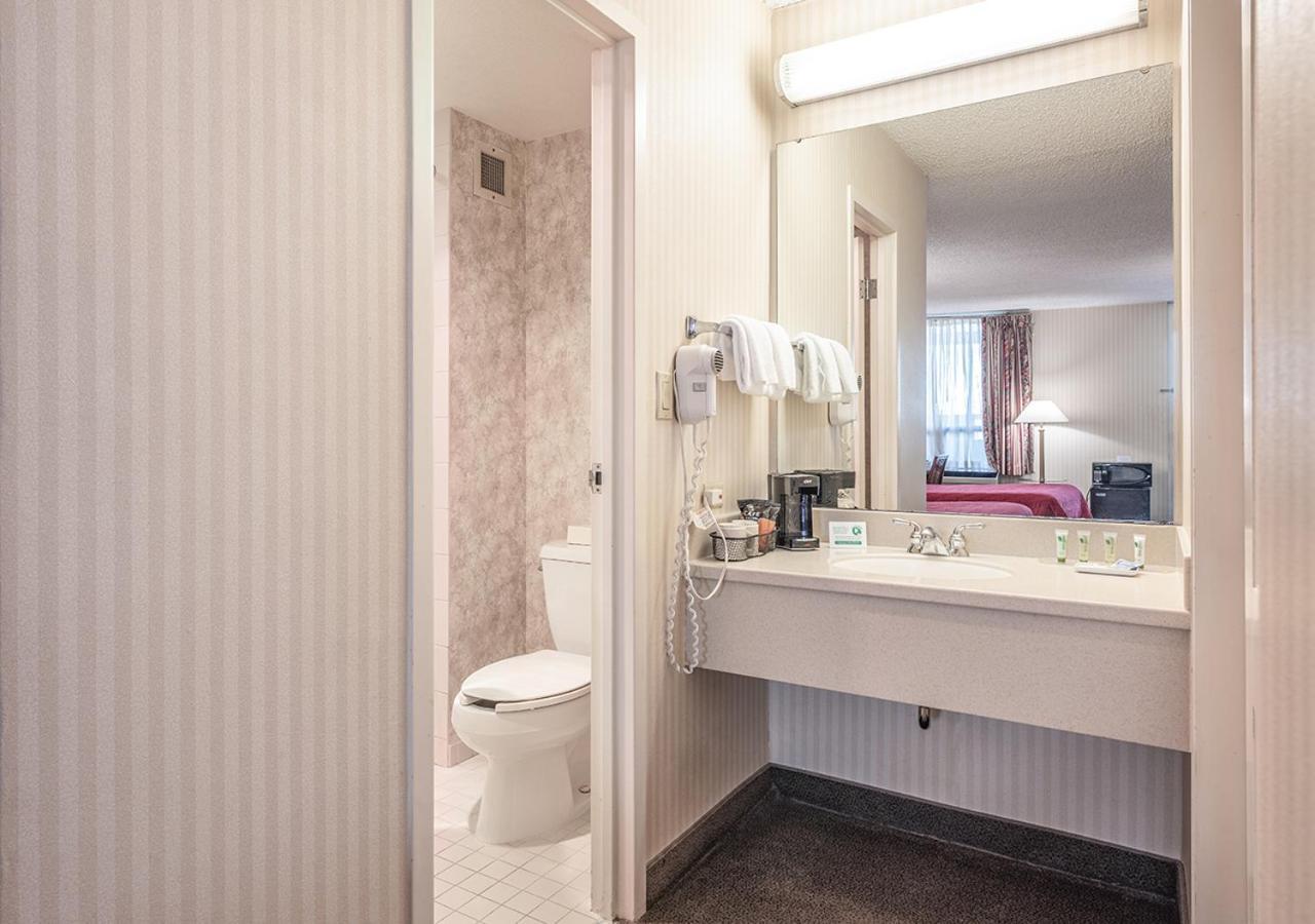 University Place Hotel and Conference Center photo 13