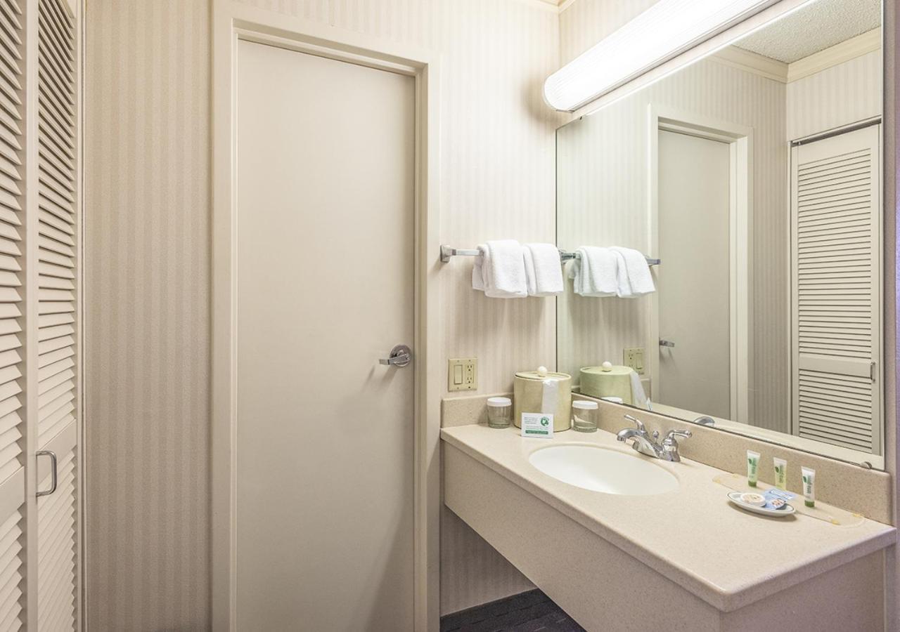 University Place Hotel and Conference Center photo 14