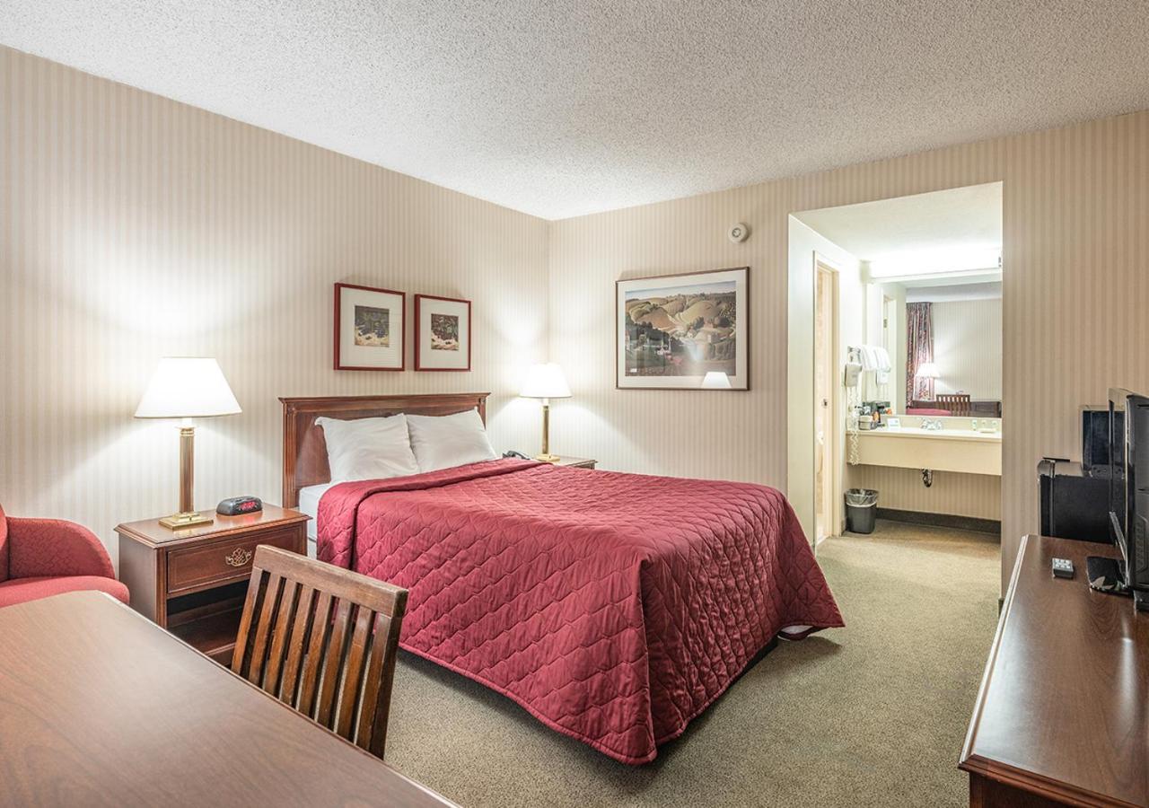 University Place Hotel and Conference Center photo 12