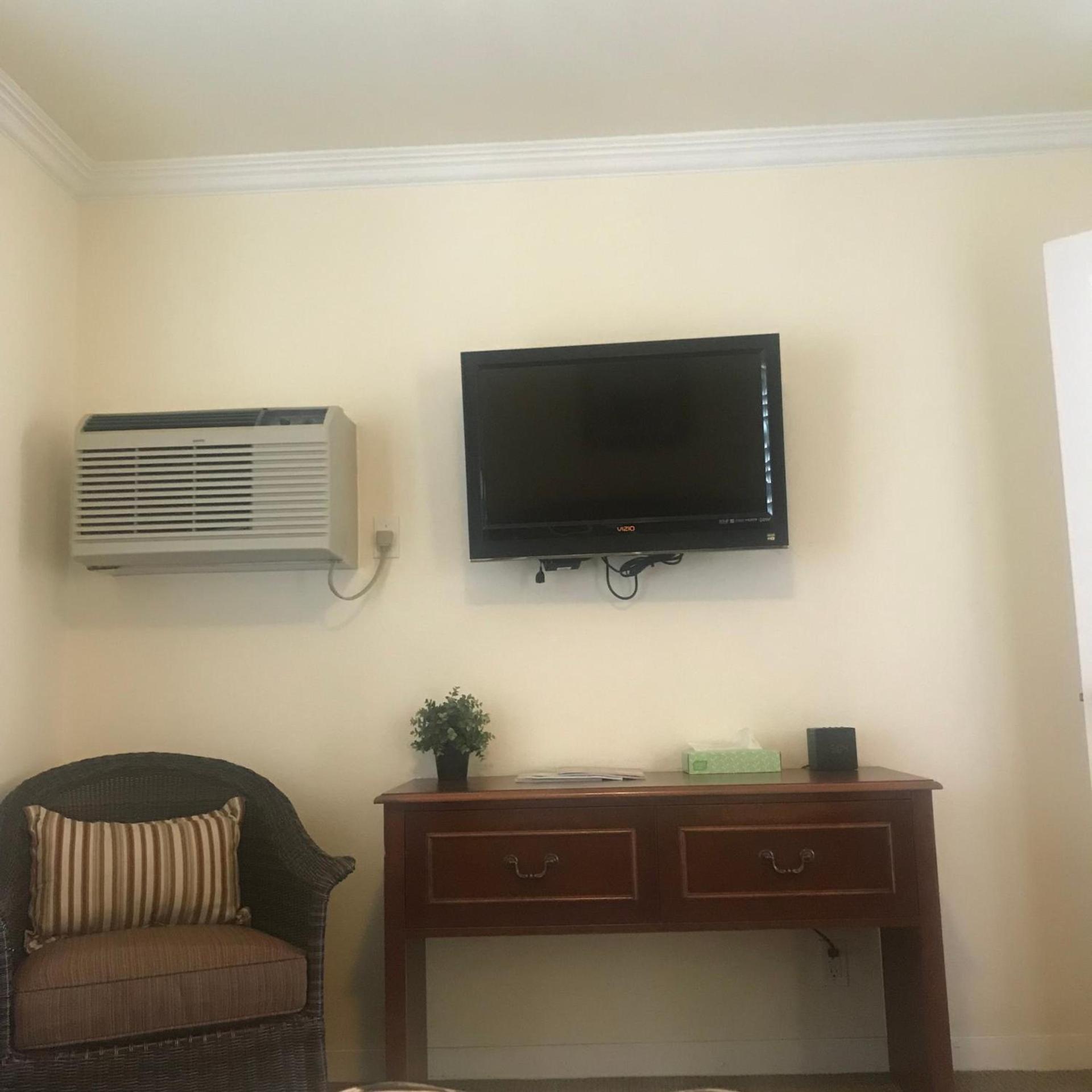 Bella Capri Inn and Suites photo 48