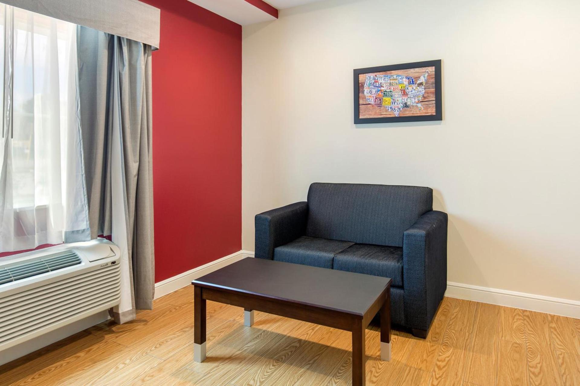 Econo Lodge Inn & Suites Houston Willowbrook photo 16