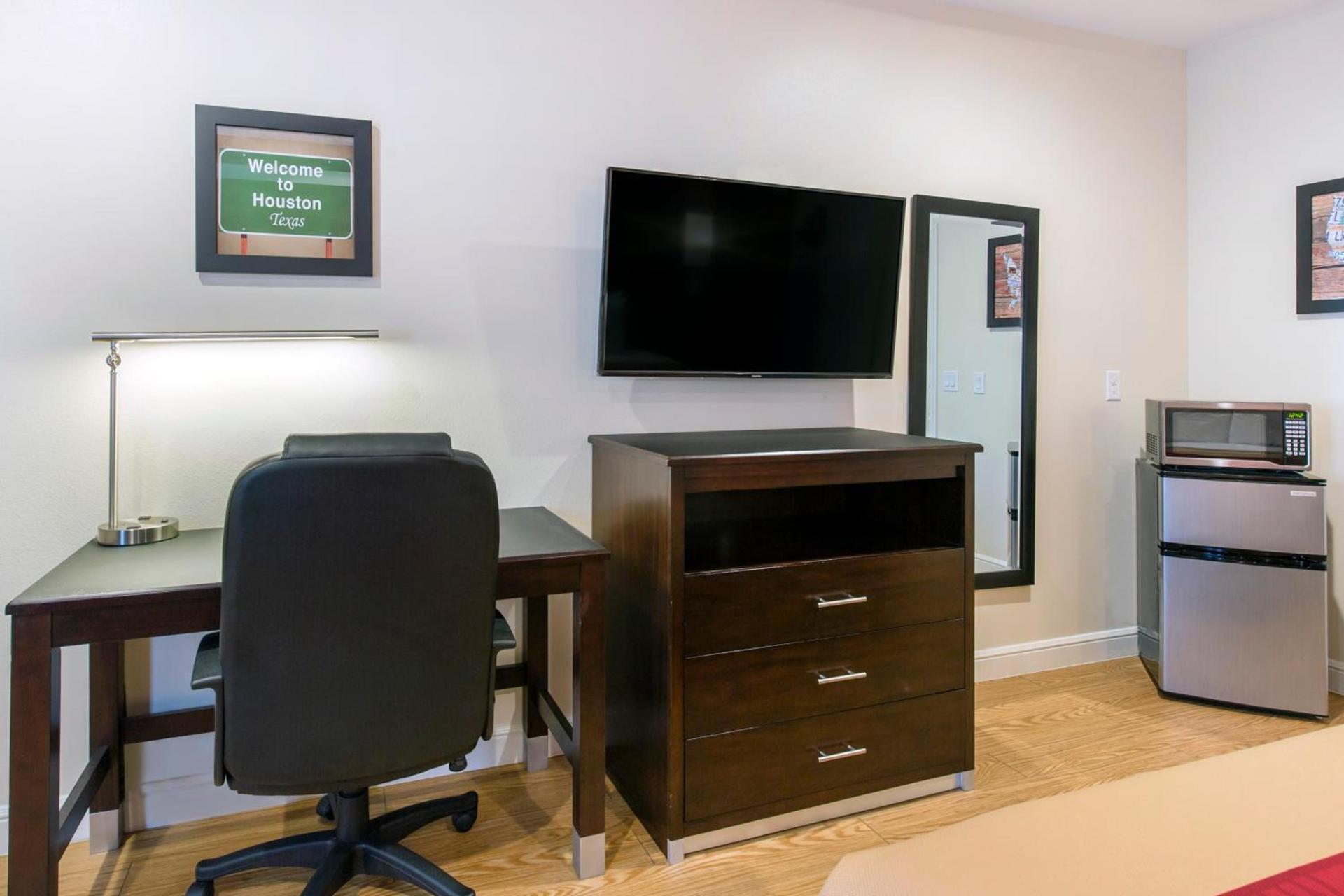 Econo Lodge Inn & Suites Houston Willowbrook photo 20