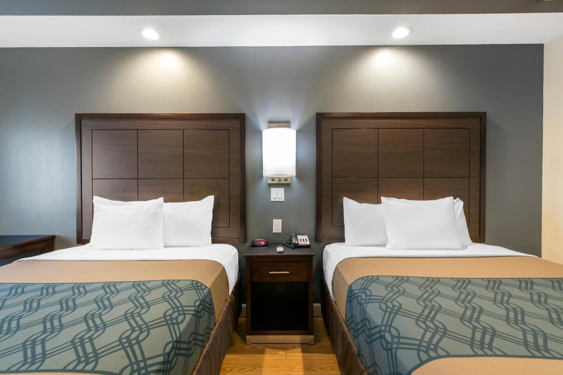 Econo Lodge Inn & Suites Houston Willowbrook photo 26