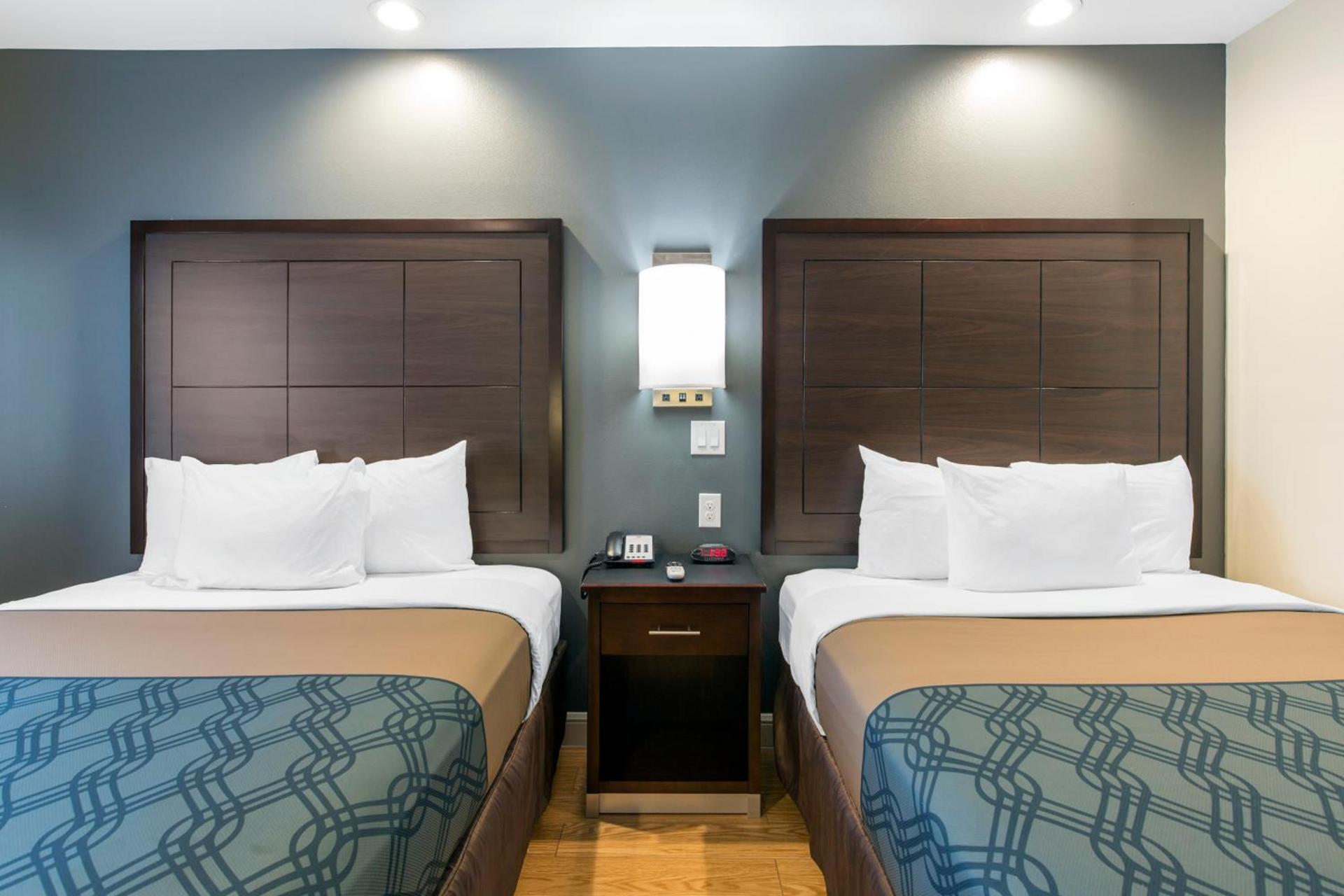 Econo Lodge Inn & Suites Houston Willowbrook photo 43