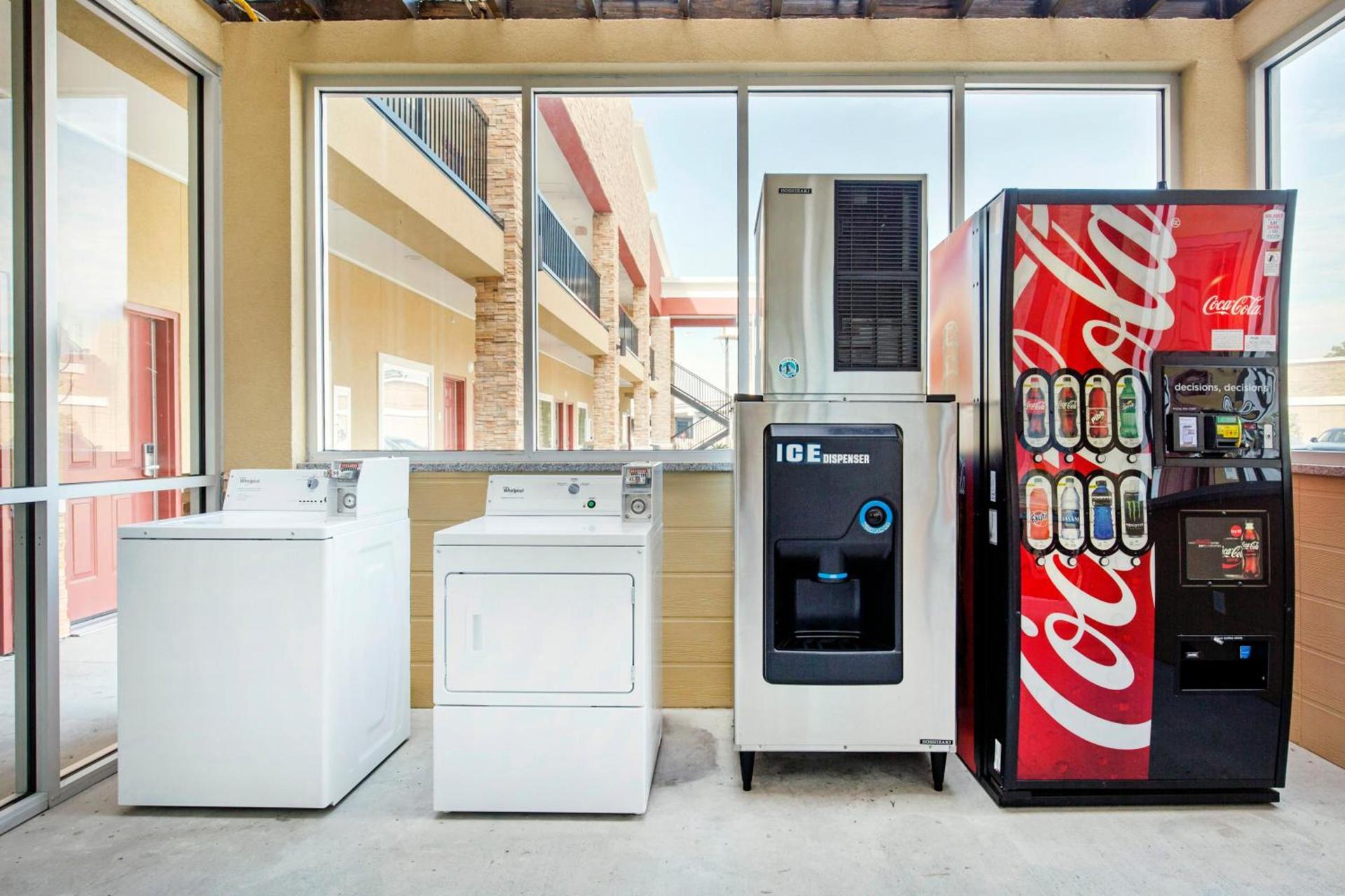 Econo Lodge Inn & Suites Houston Willowbrook photo 47