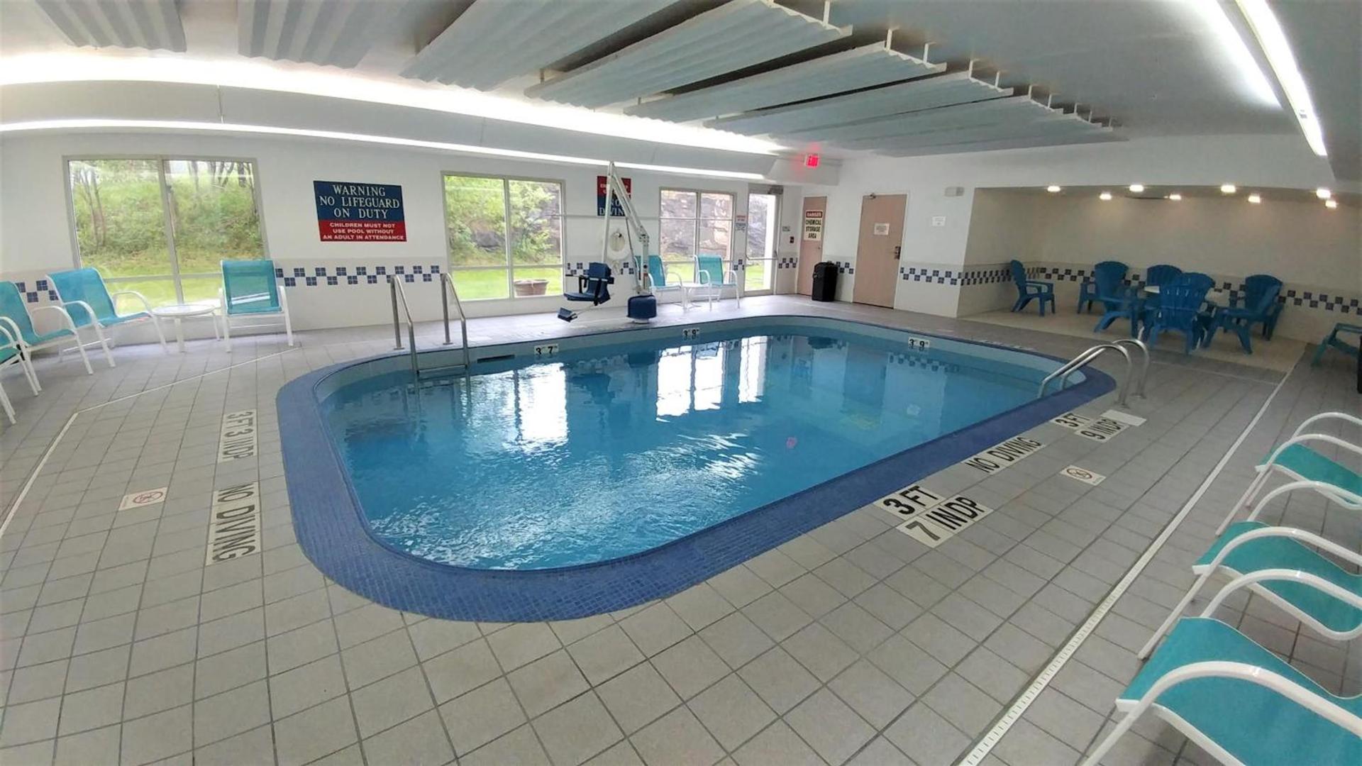 AmericInn by Wyndham Duluth photo 31