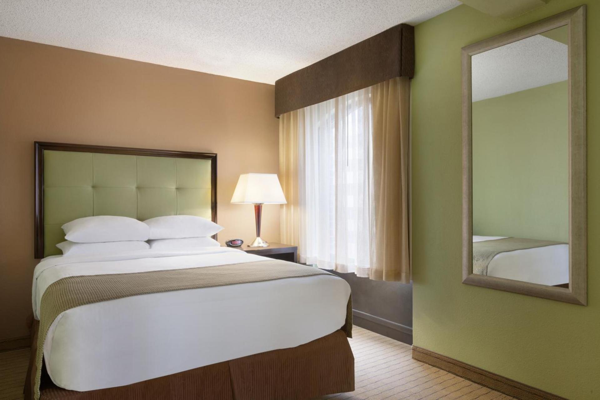 Days Inn by Wyndham Baltimore Inner Harbor photo 38