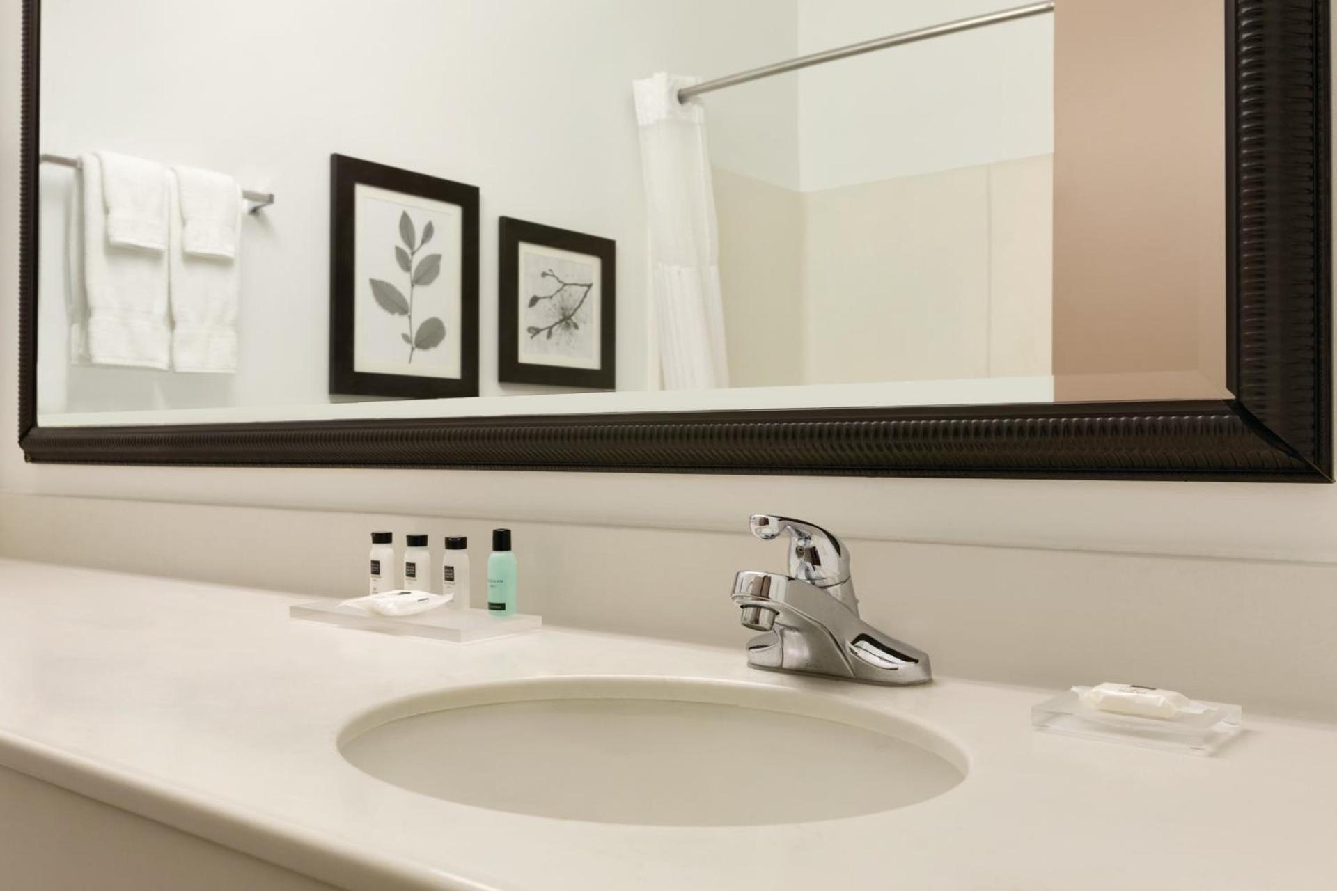 Country Inn & Suites by Radisson, Indianapolis Airport South, IN photo 19