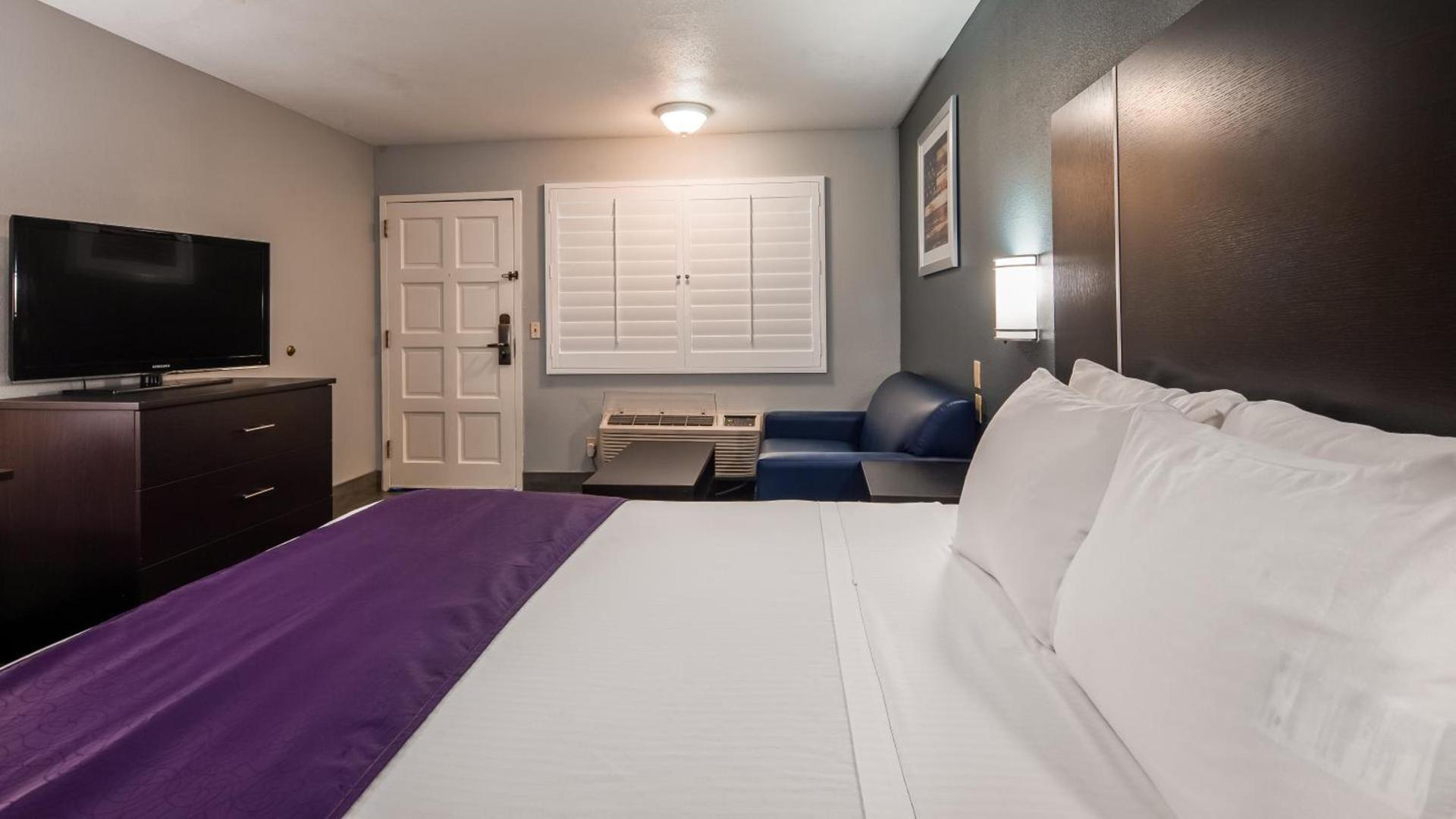 Best Western Desert Villa Inn photo 13