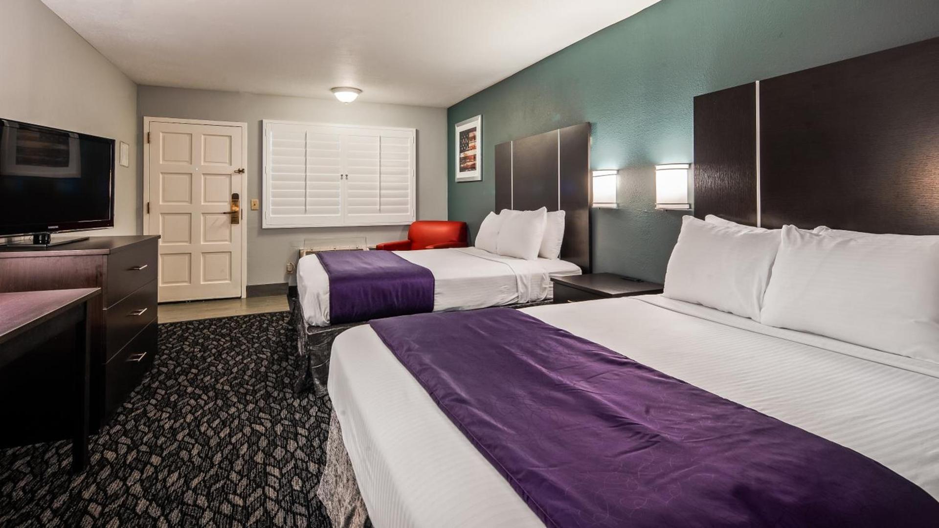 Best Western Desert Villa Inn photo 11